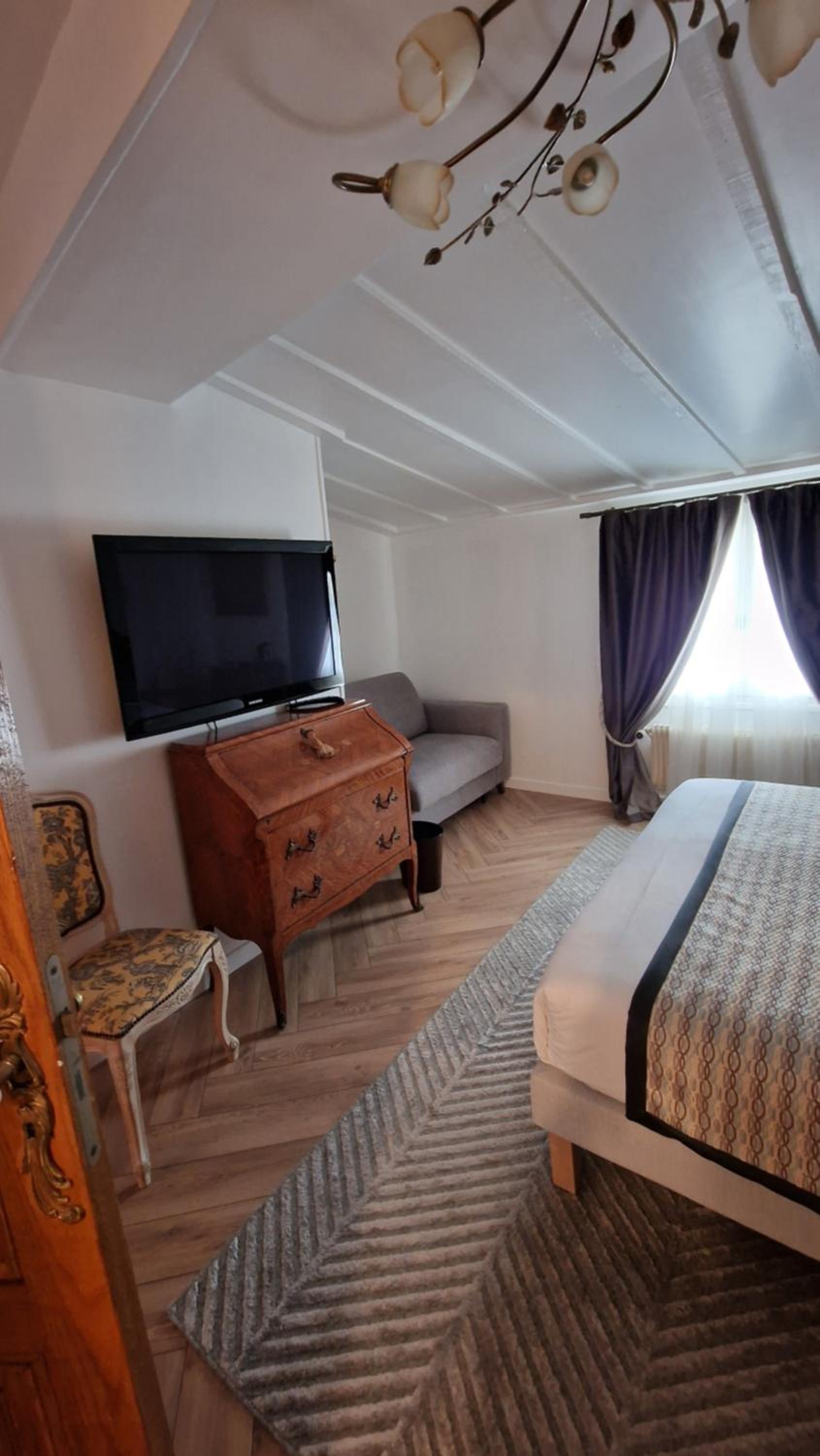 Superior Double Room - Photo 10