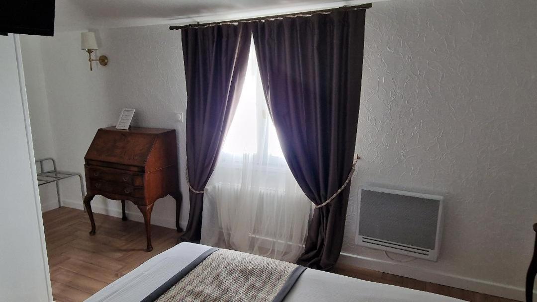 Standard Double Room - Photo 4