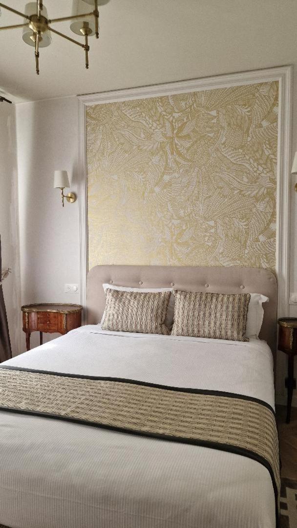 Standard Double Room - Photo 8