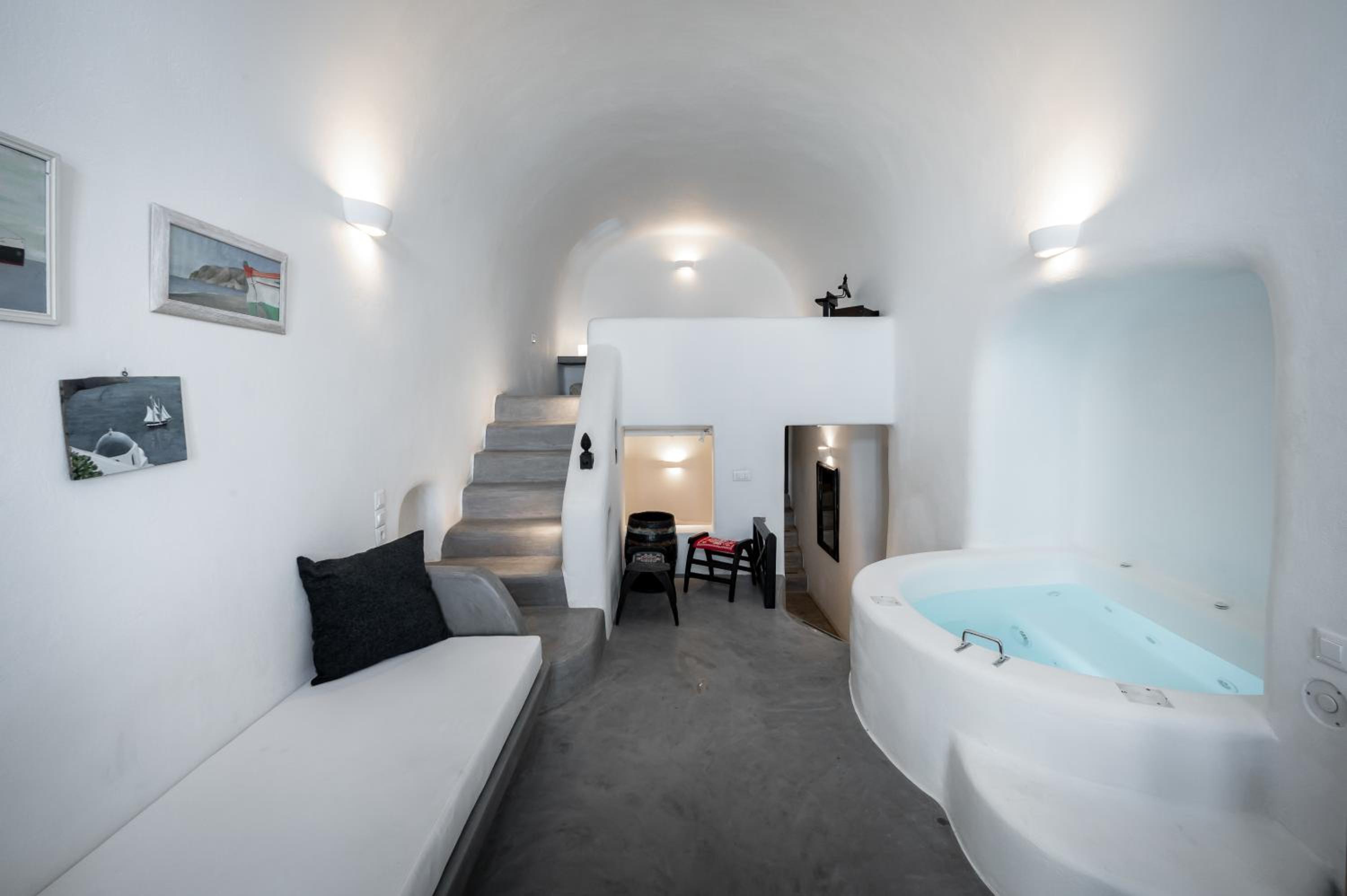 Family Apartment with Indoor Hot Tub - Ground Floor