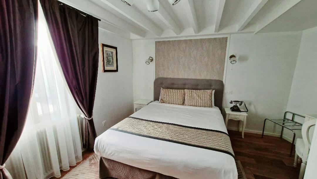 Superior Double Room - Photo 8