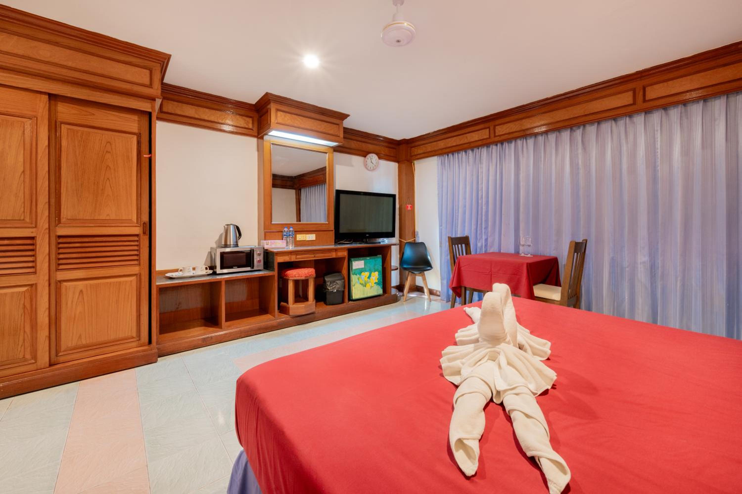 Suite - Photo 5