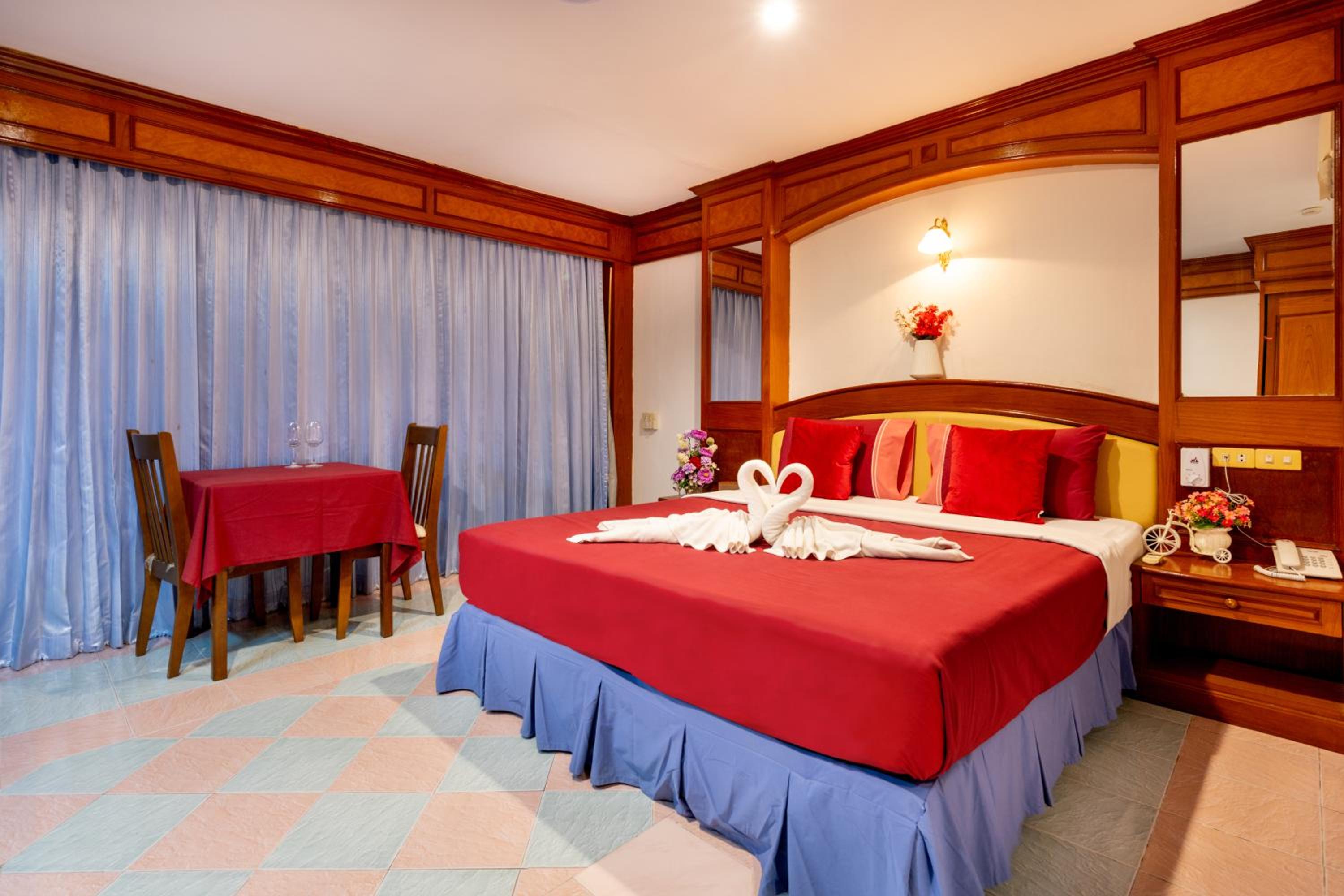 Suite - Photo 6