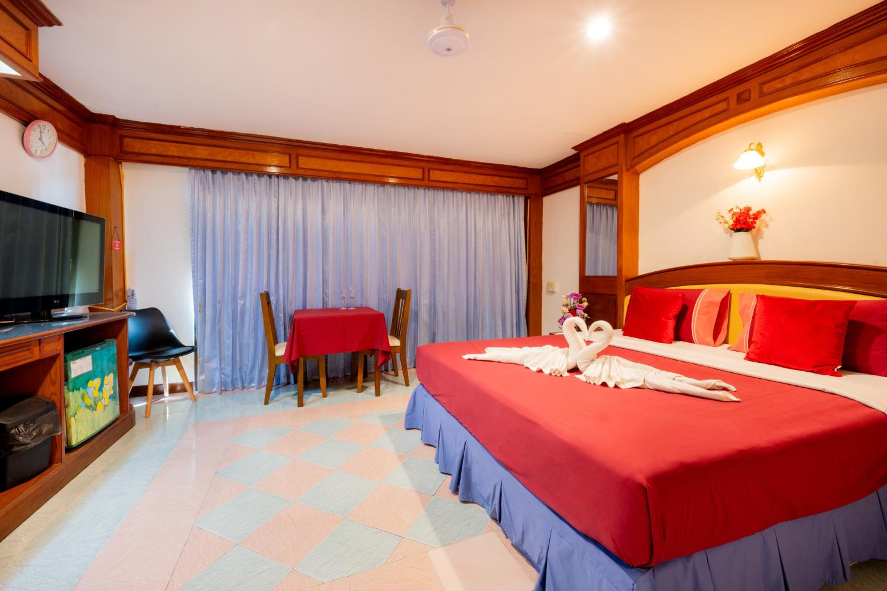 Suite - Photo 7