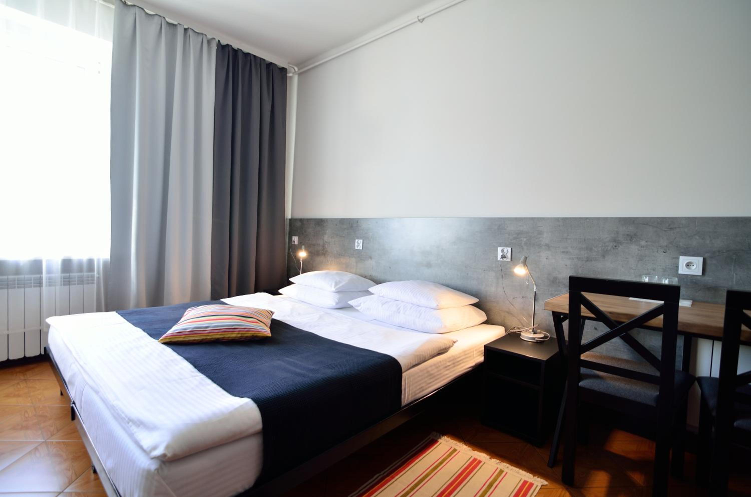 Double Room - Photo 9