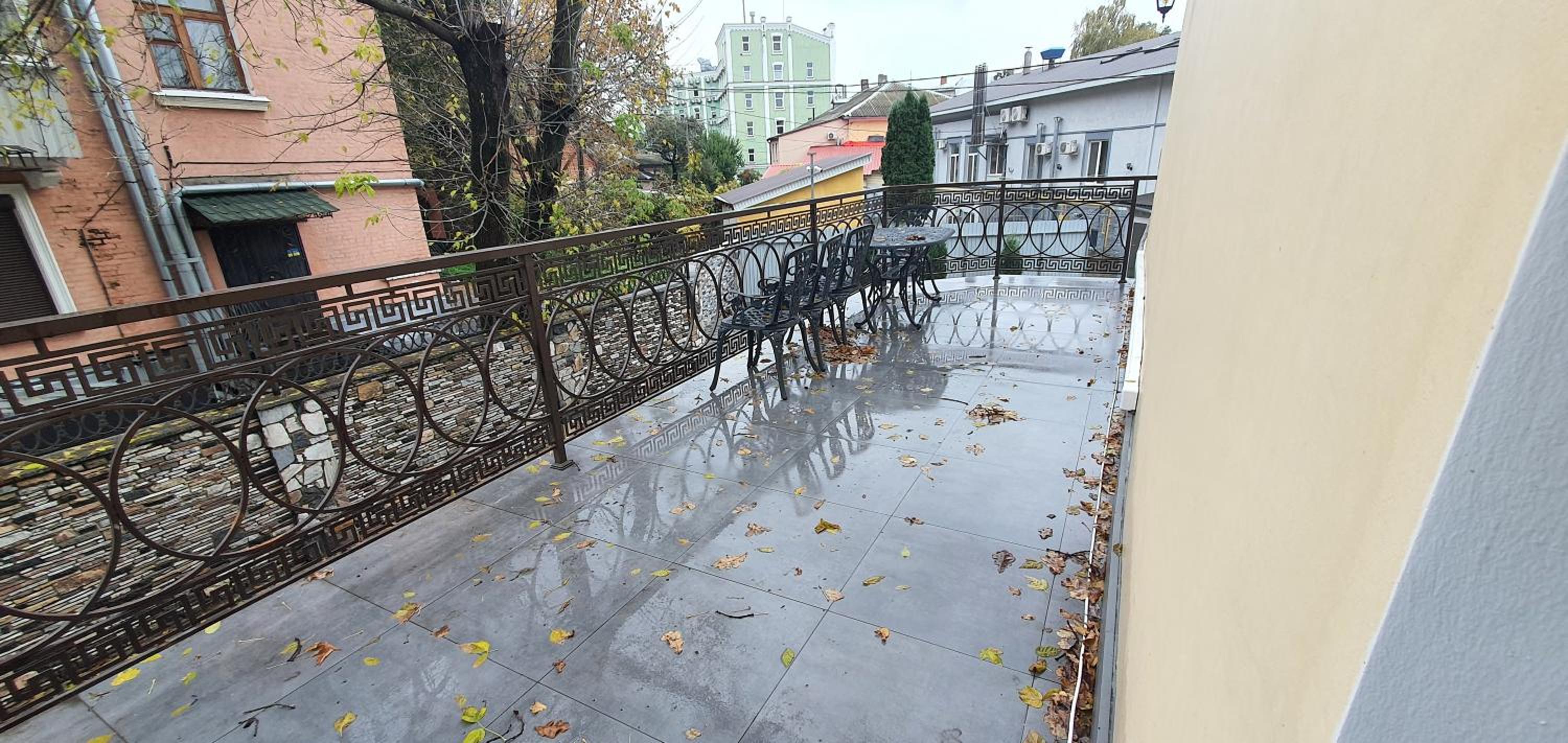 Apartment with Terrace photo 3