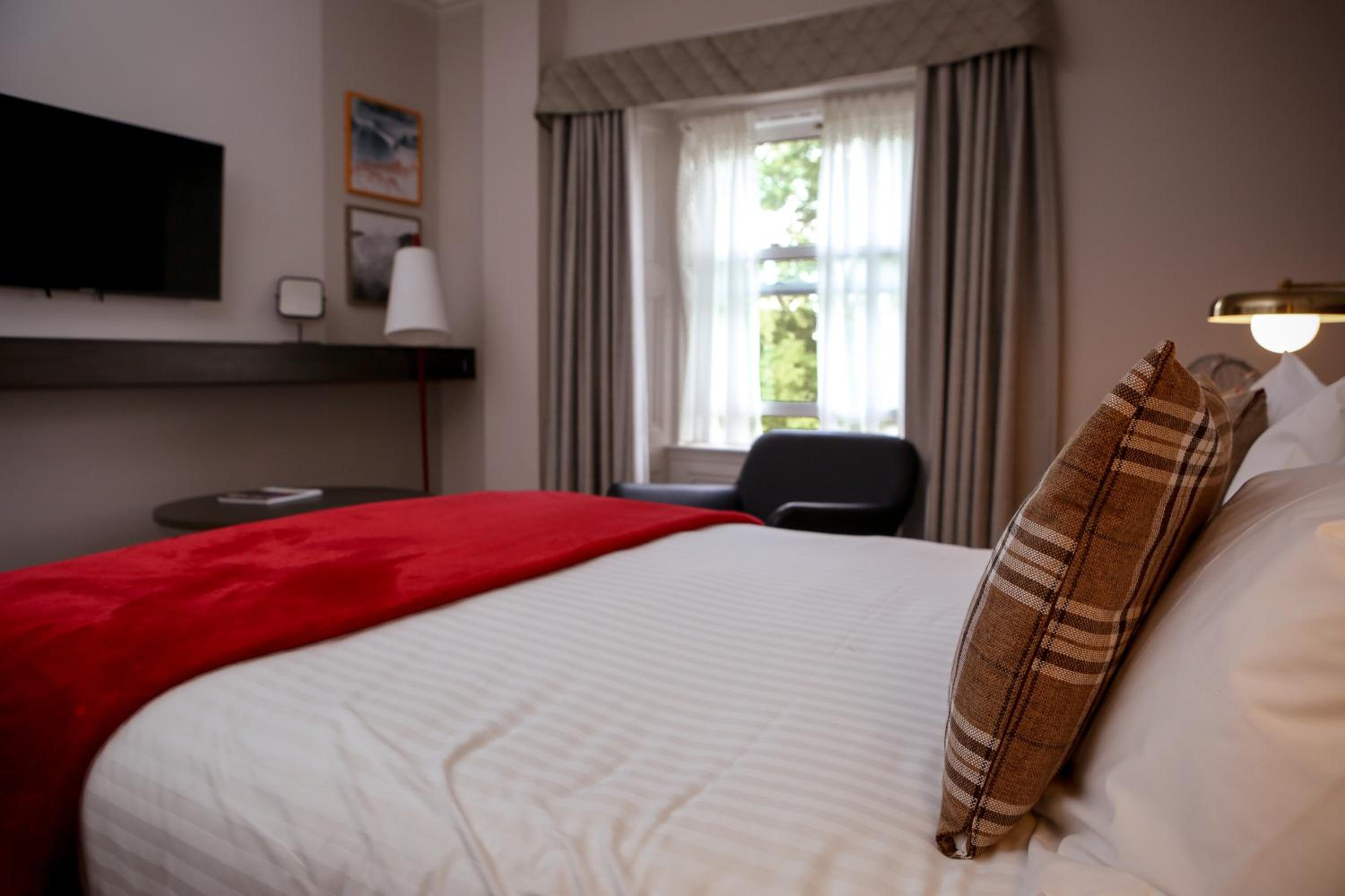 Standard Double Room thumbnail 6