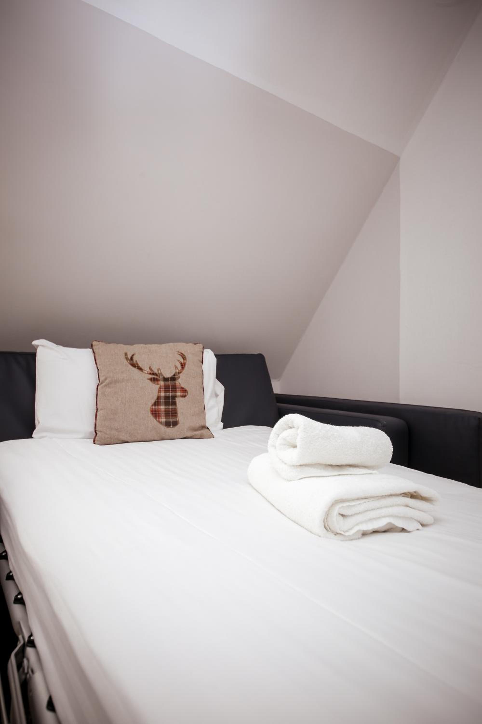 Executive King Room with Sofa Bed - Non-Smoking