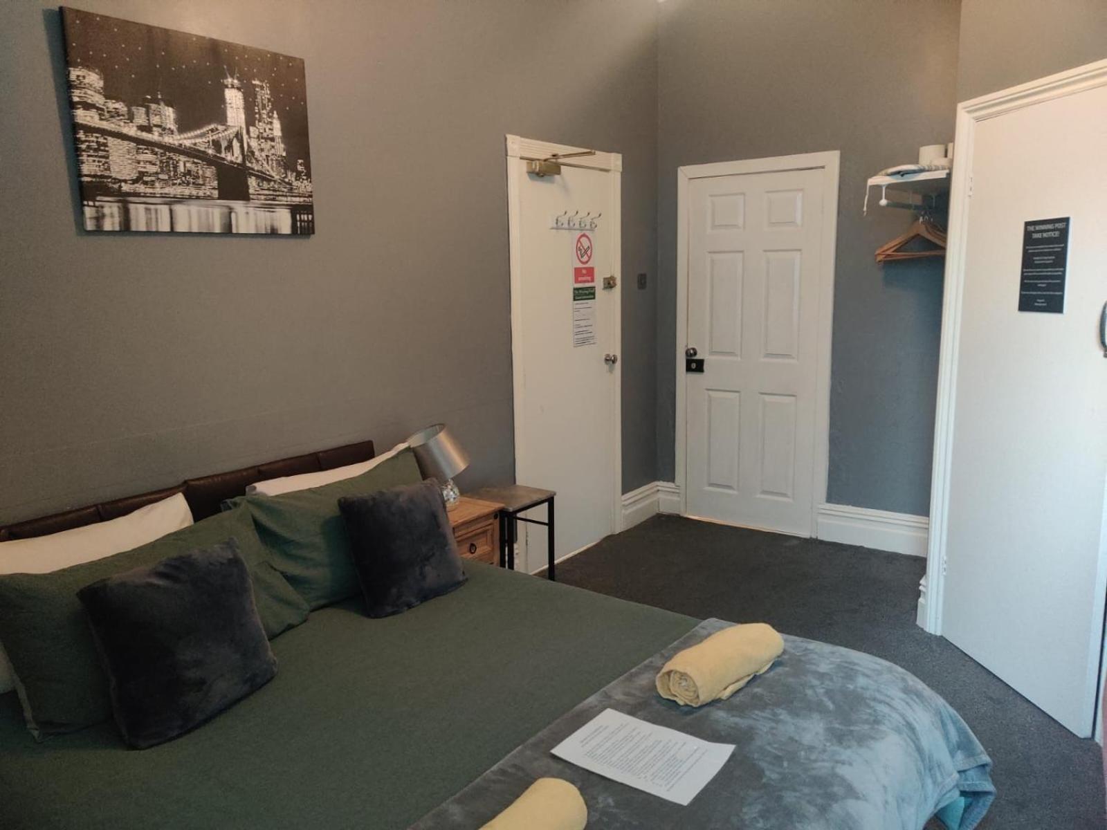 Deluxe Family Room