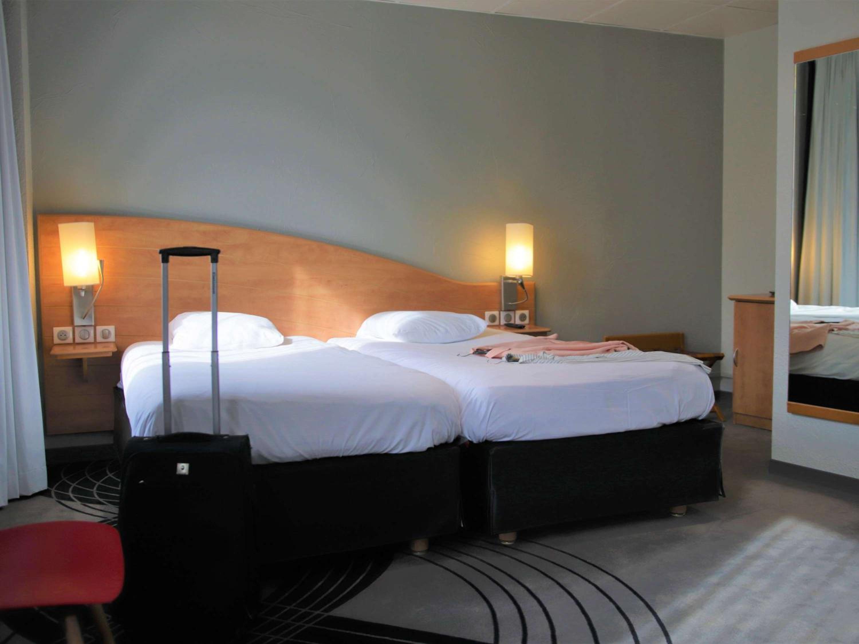 Standard Twin Room - Photo 1