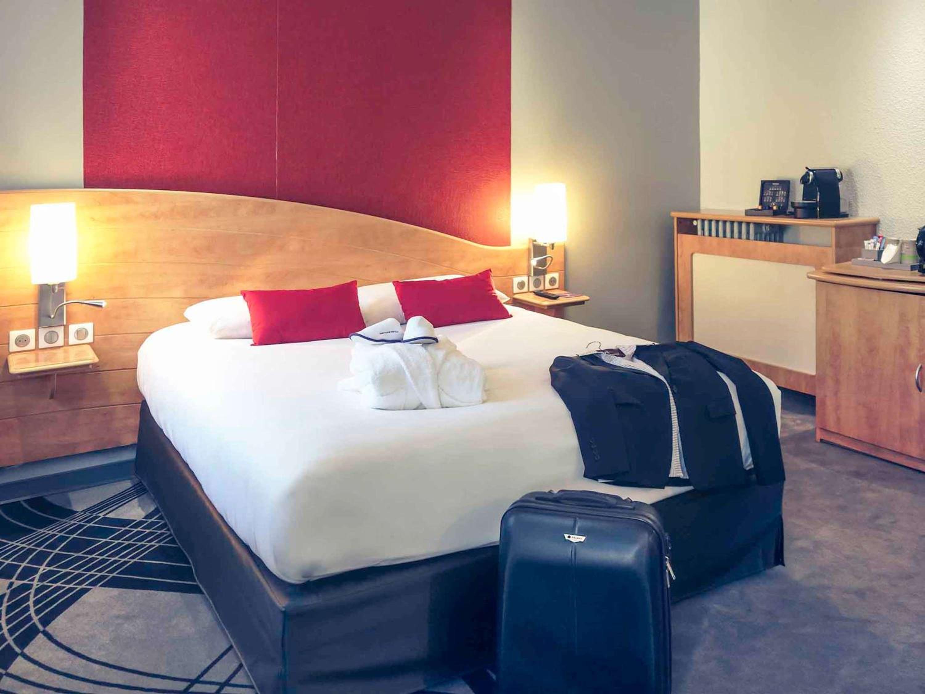 Standard One Double Bed - Photo 7