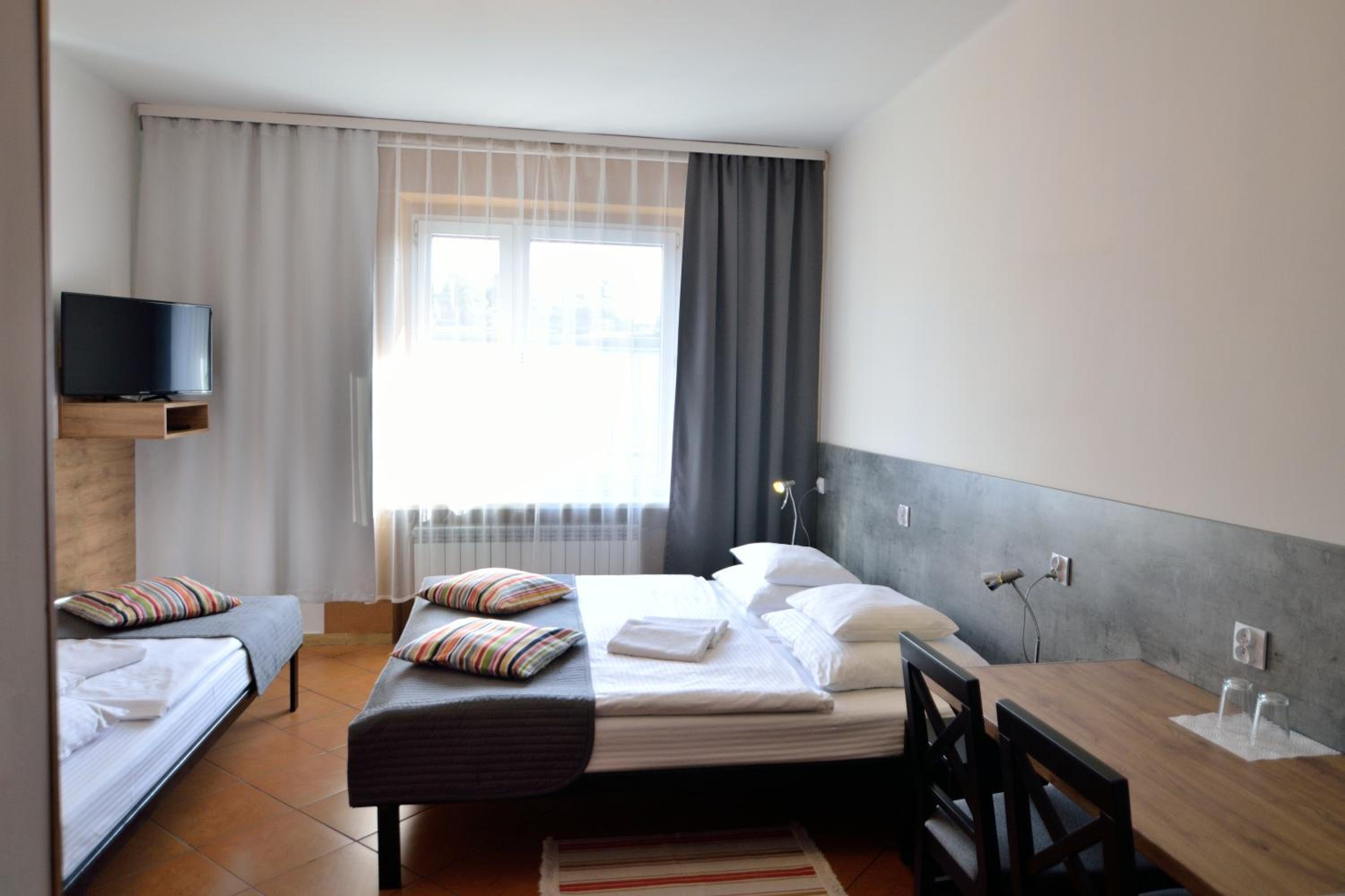 Double Room - Photo 10