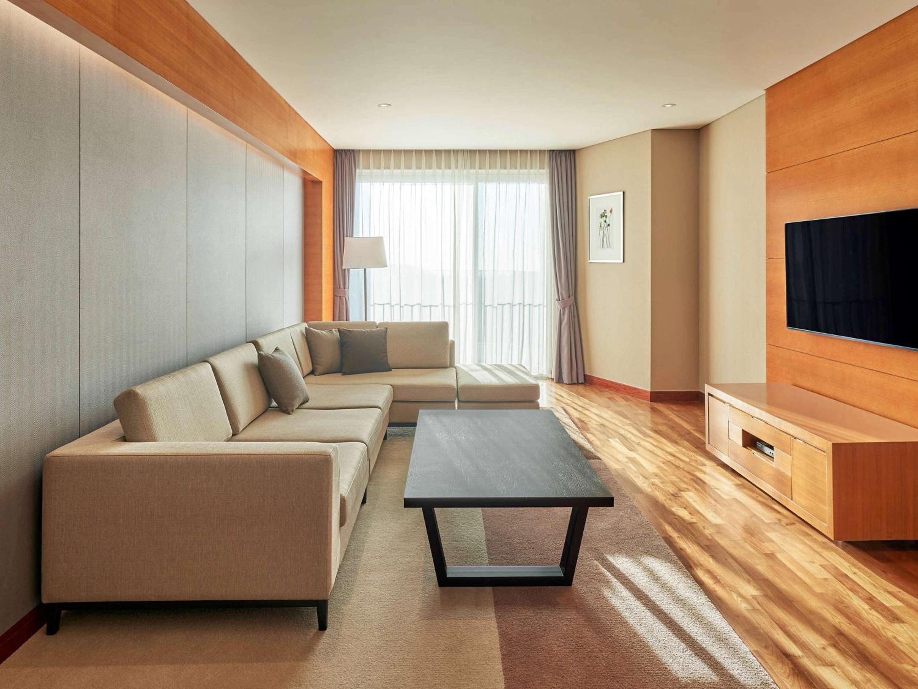 Deluxe Suite - Photo 1