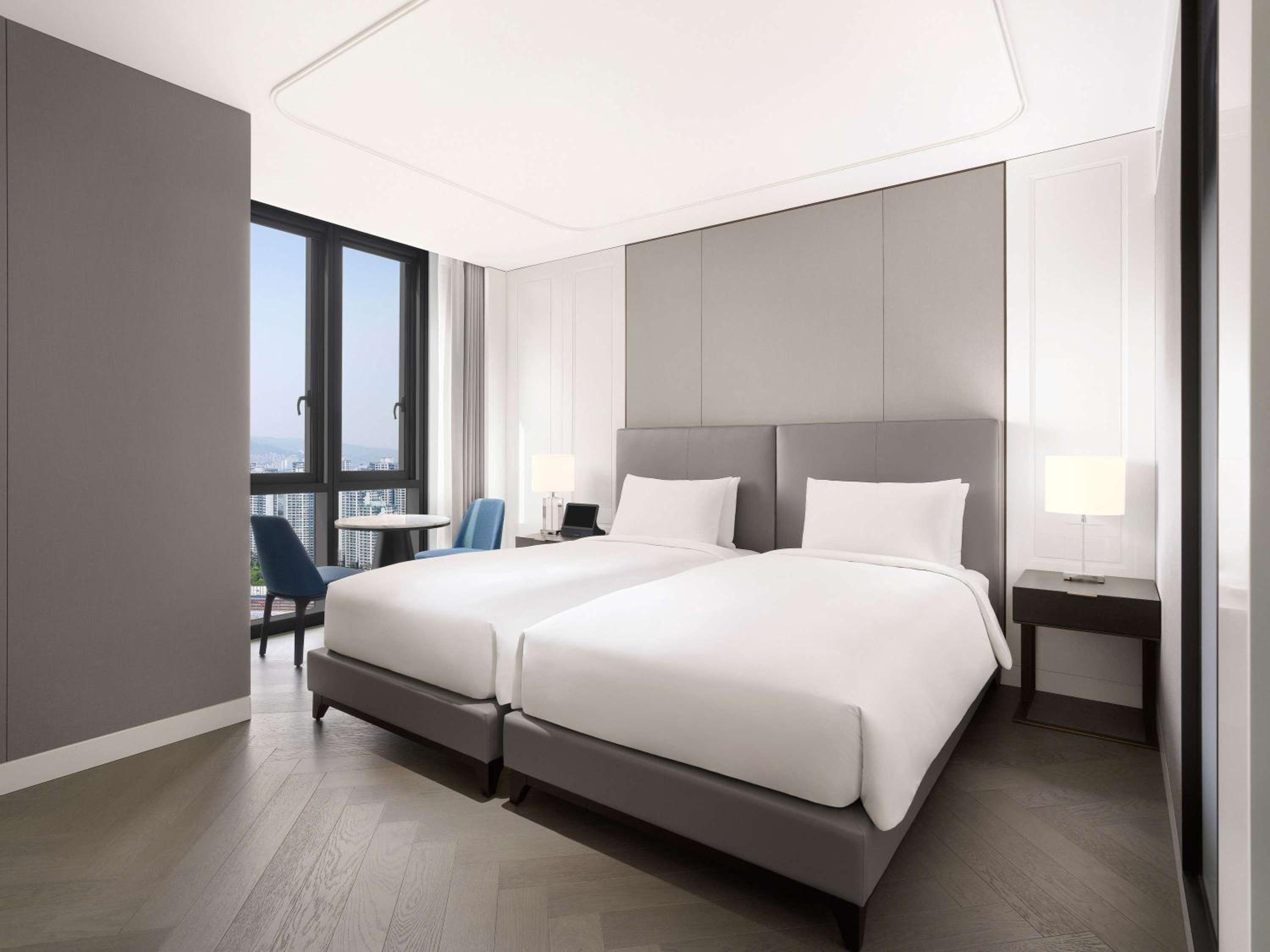 Residence Studio with 2 Single Beds