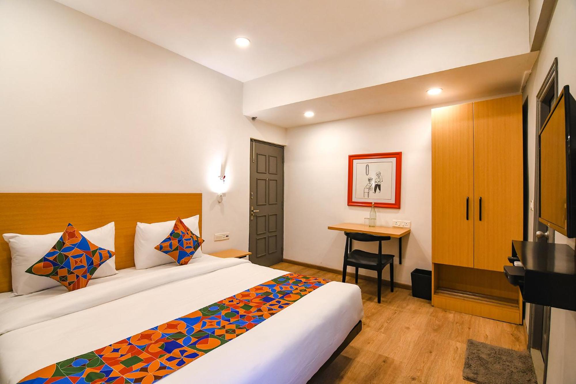 Deluxe Room - Photo 2