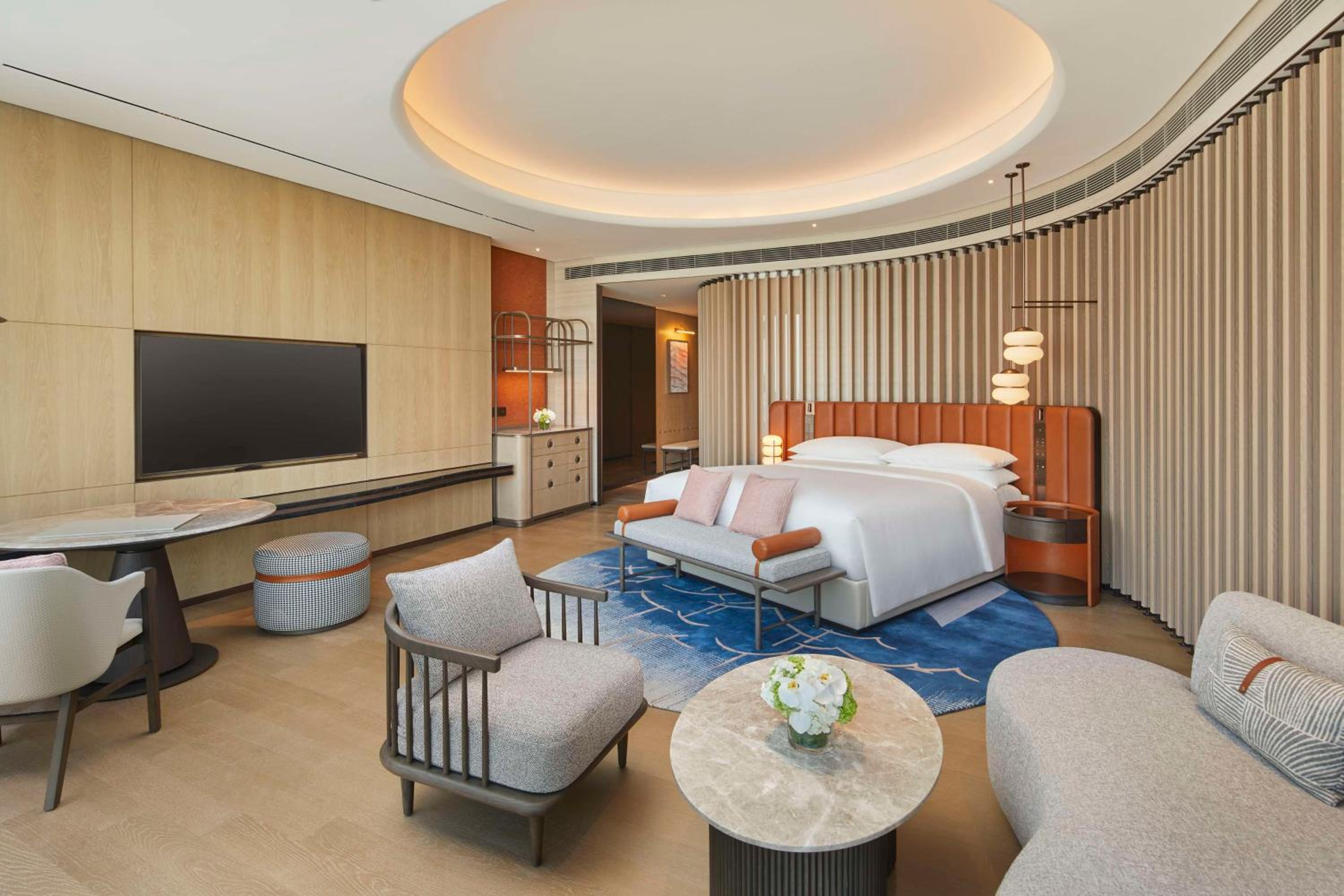 Premium King Room photo 3