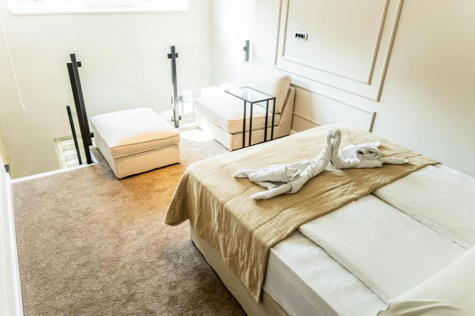 Superior Double or Twin Room - Photo 12