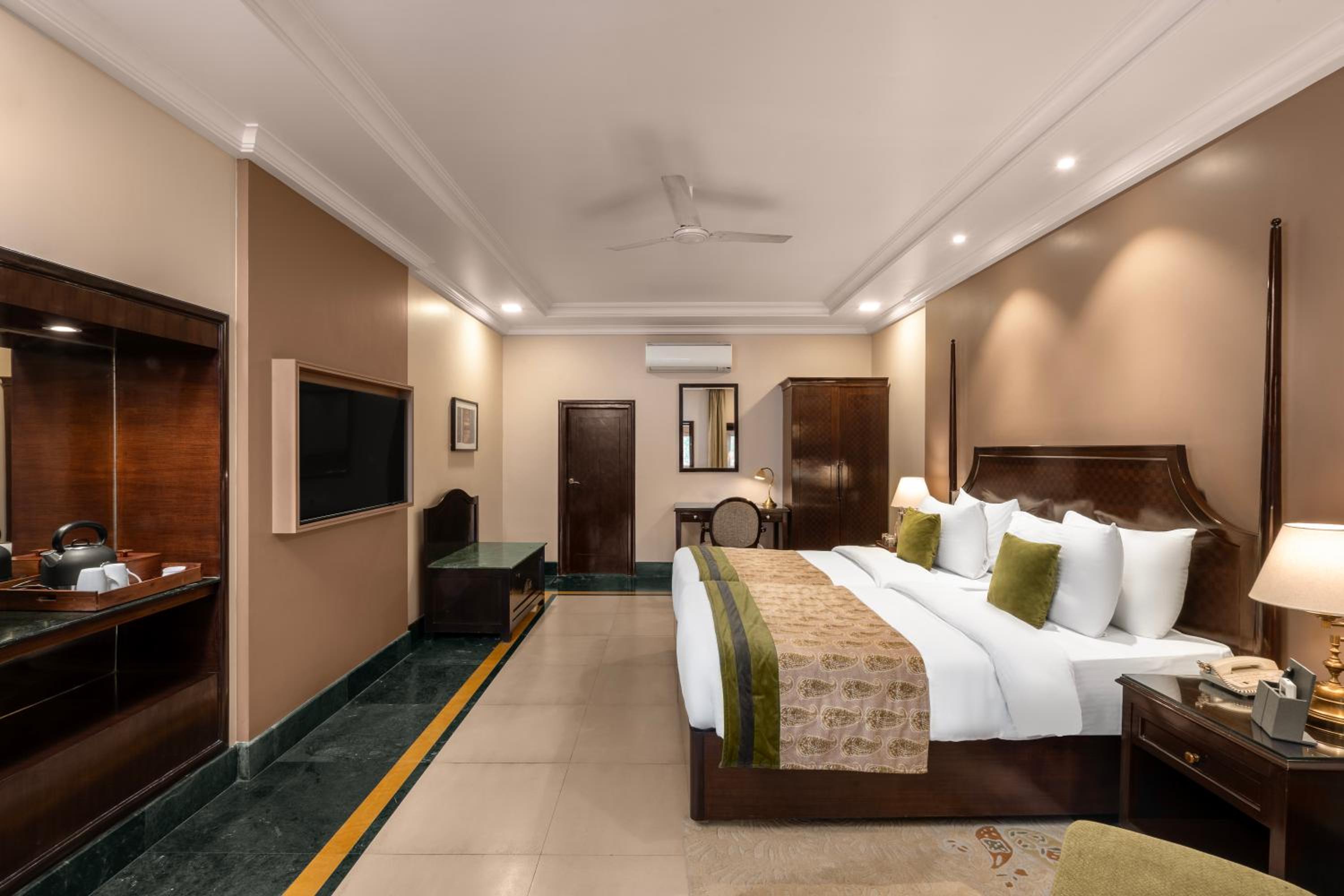 Ganga View Room - Photo 7