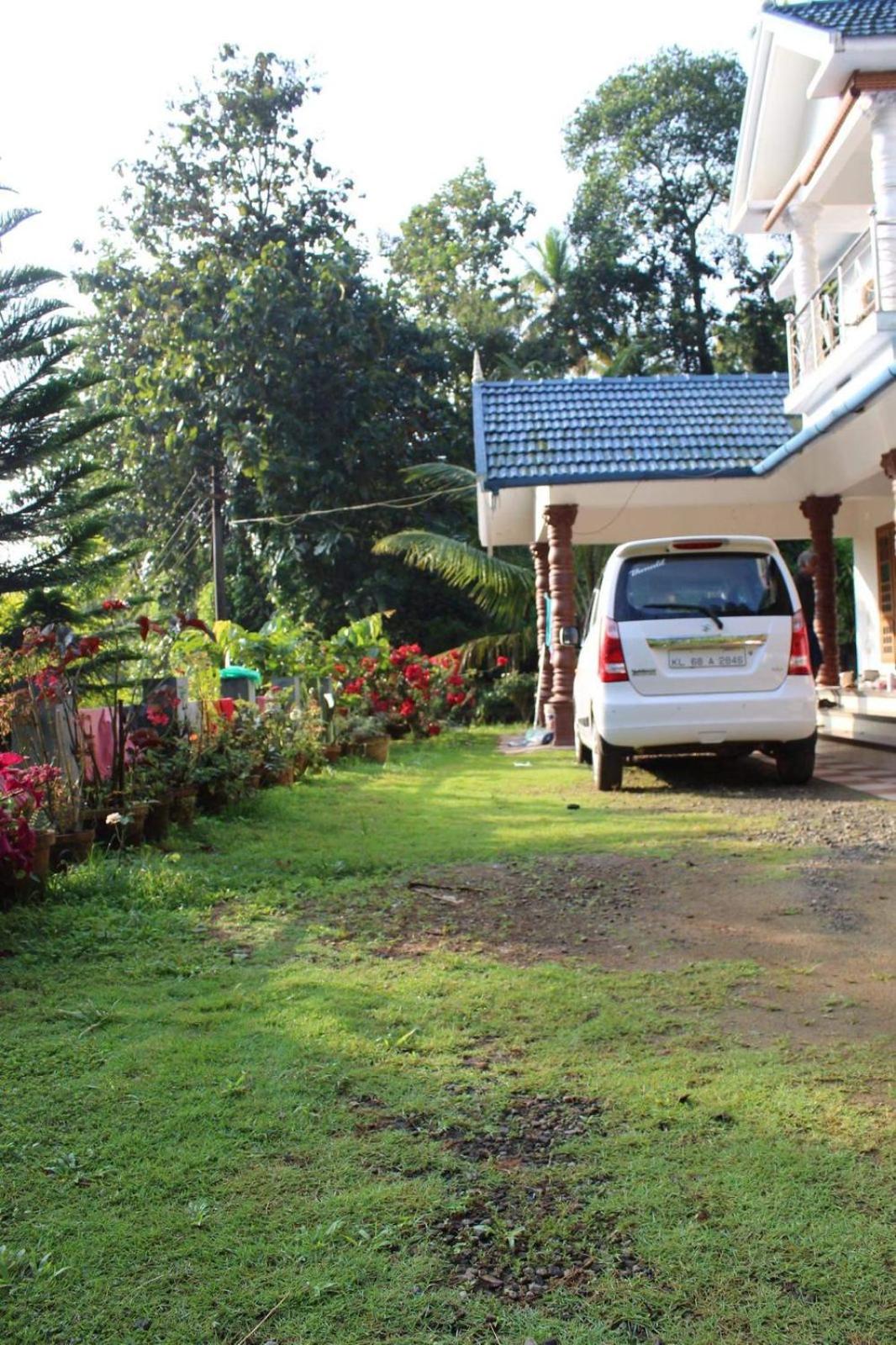 Four-Bedroom House photo 3