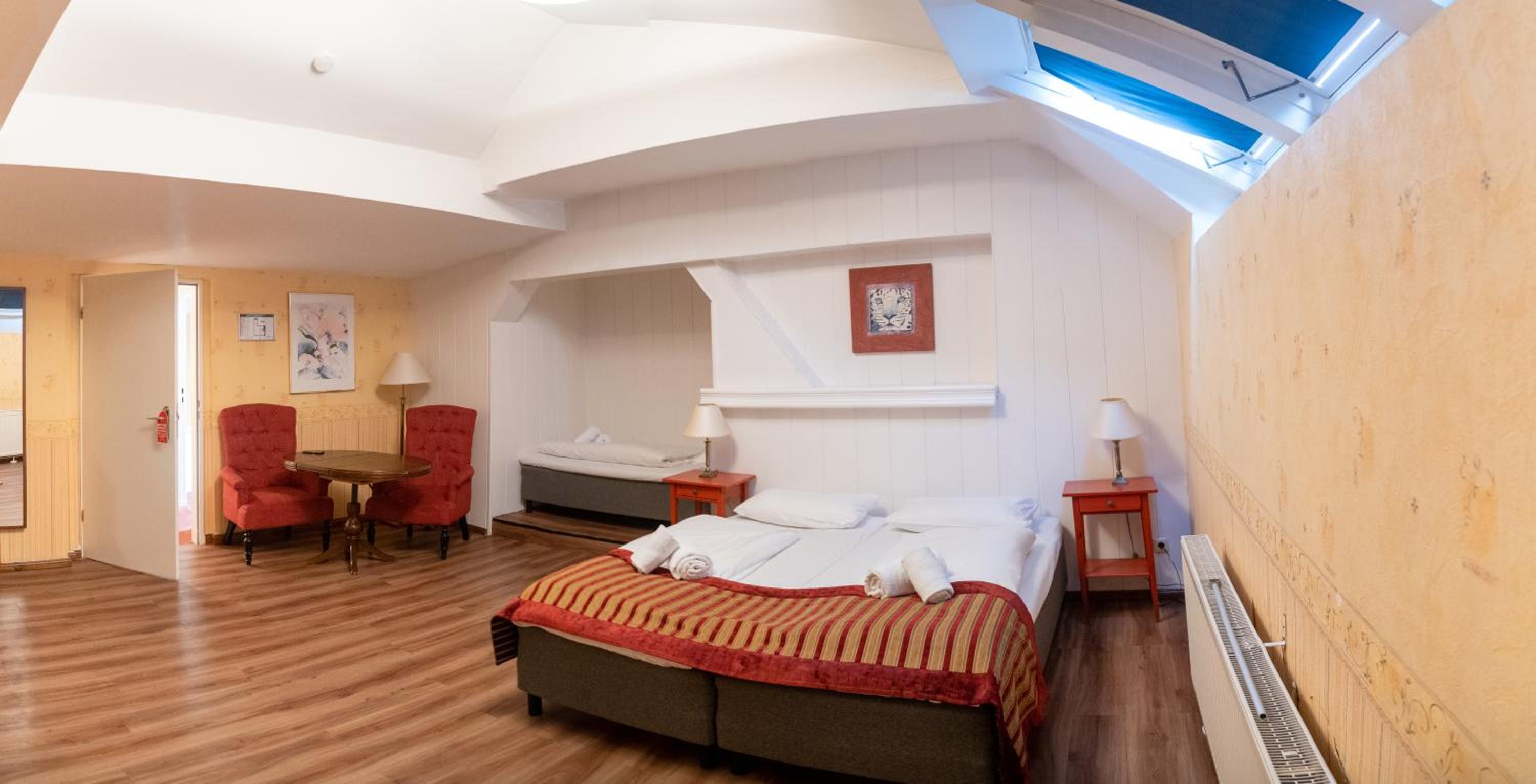 5 Bed Private Room Ensuite photo 2