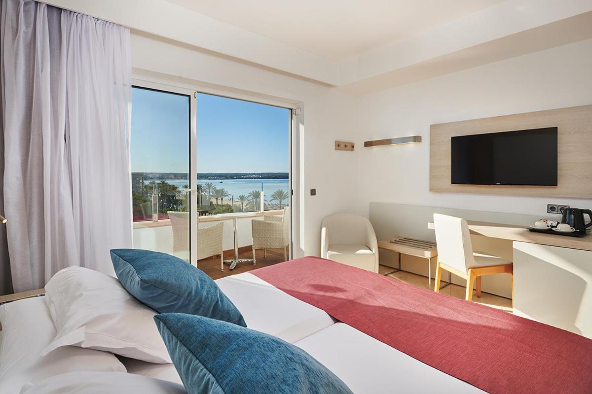 Habitación Premium Doble con Vista lateral al mar (2 adultos)
