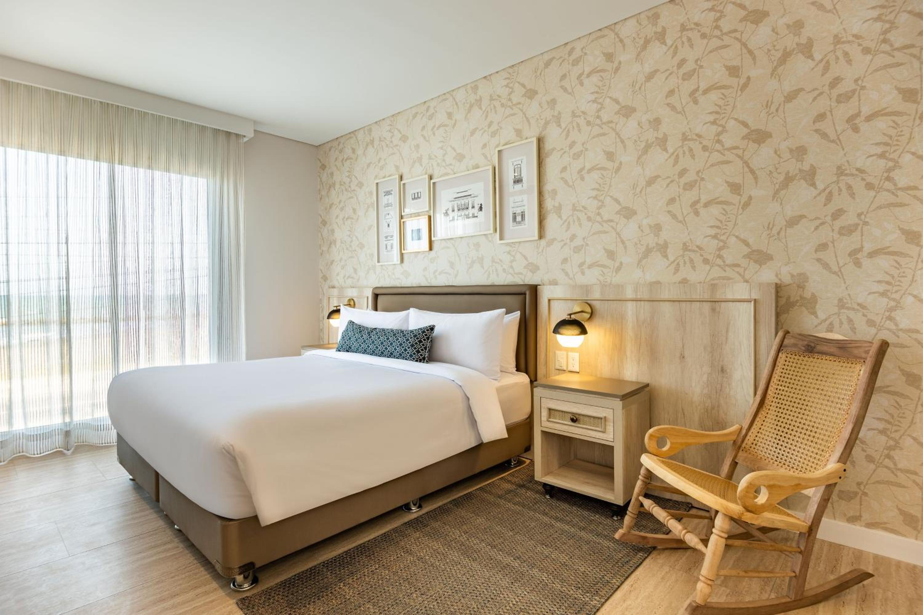 Premium Ocean View, Guest room, 1 King, Ocean view - Photo 1