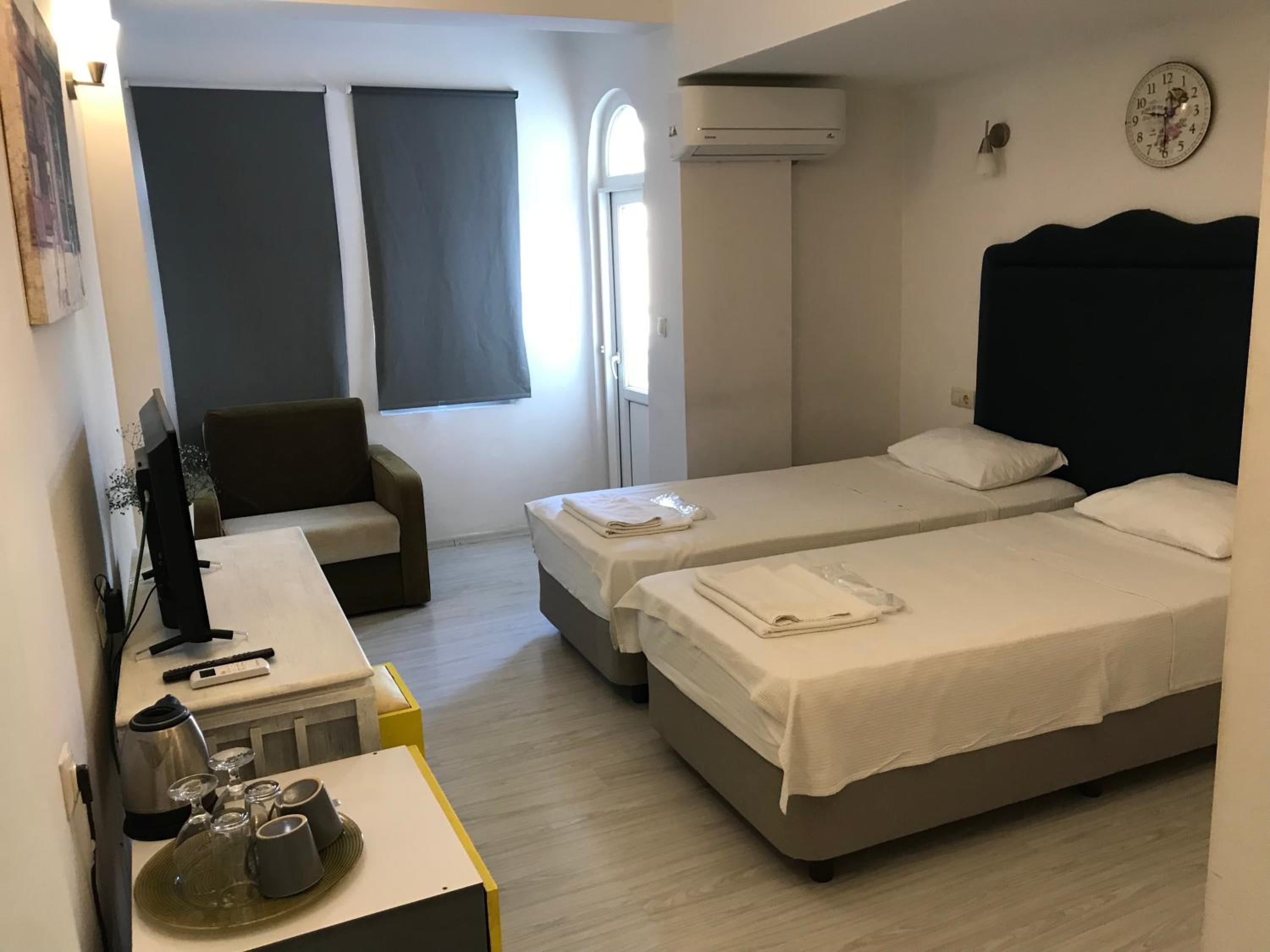 Double Room With Balcony (2 Adults + 1 Child)