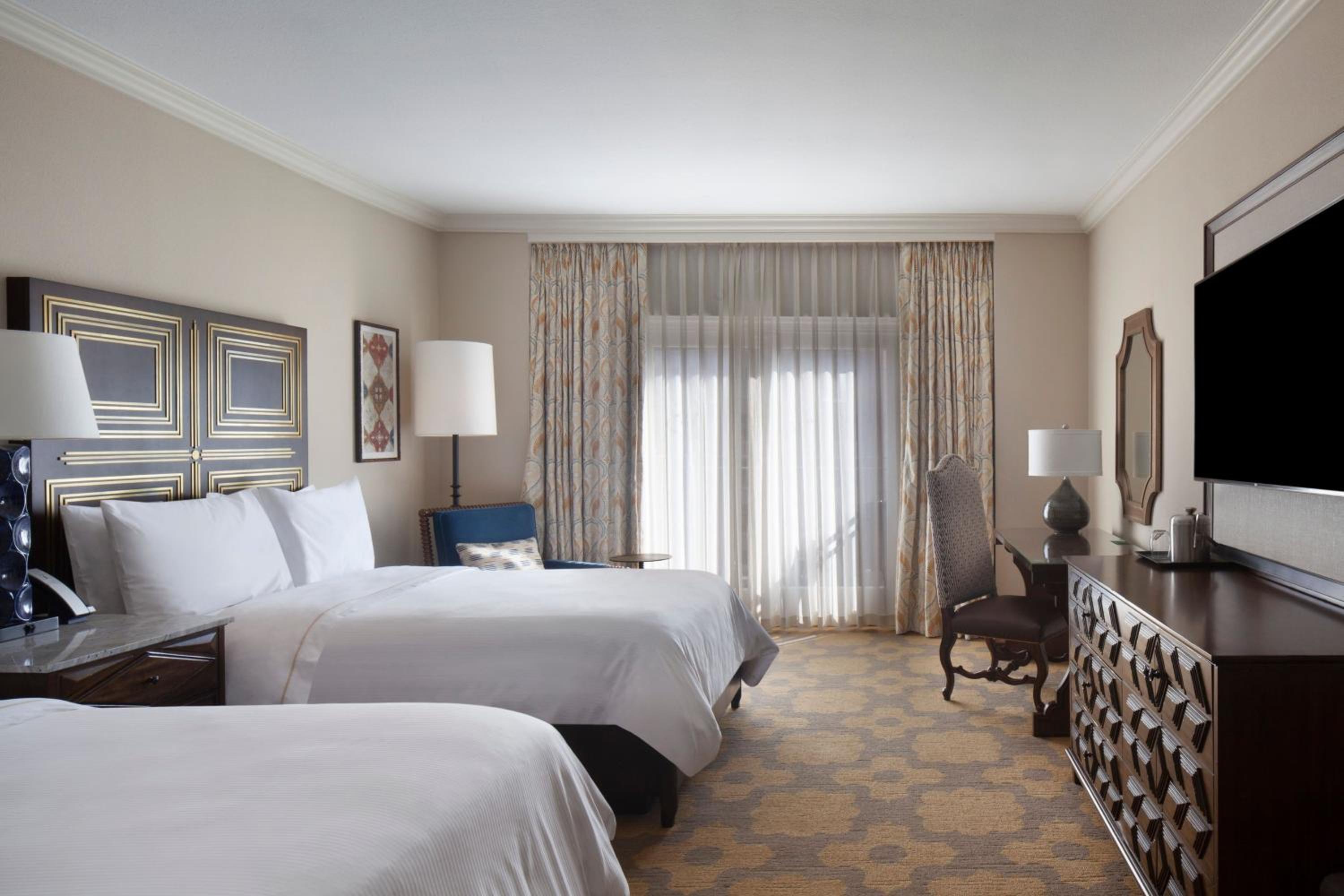 Deluxe Double, Guest room, 2 Double, River Side view - Photo 3