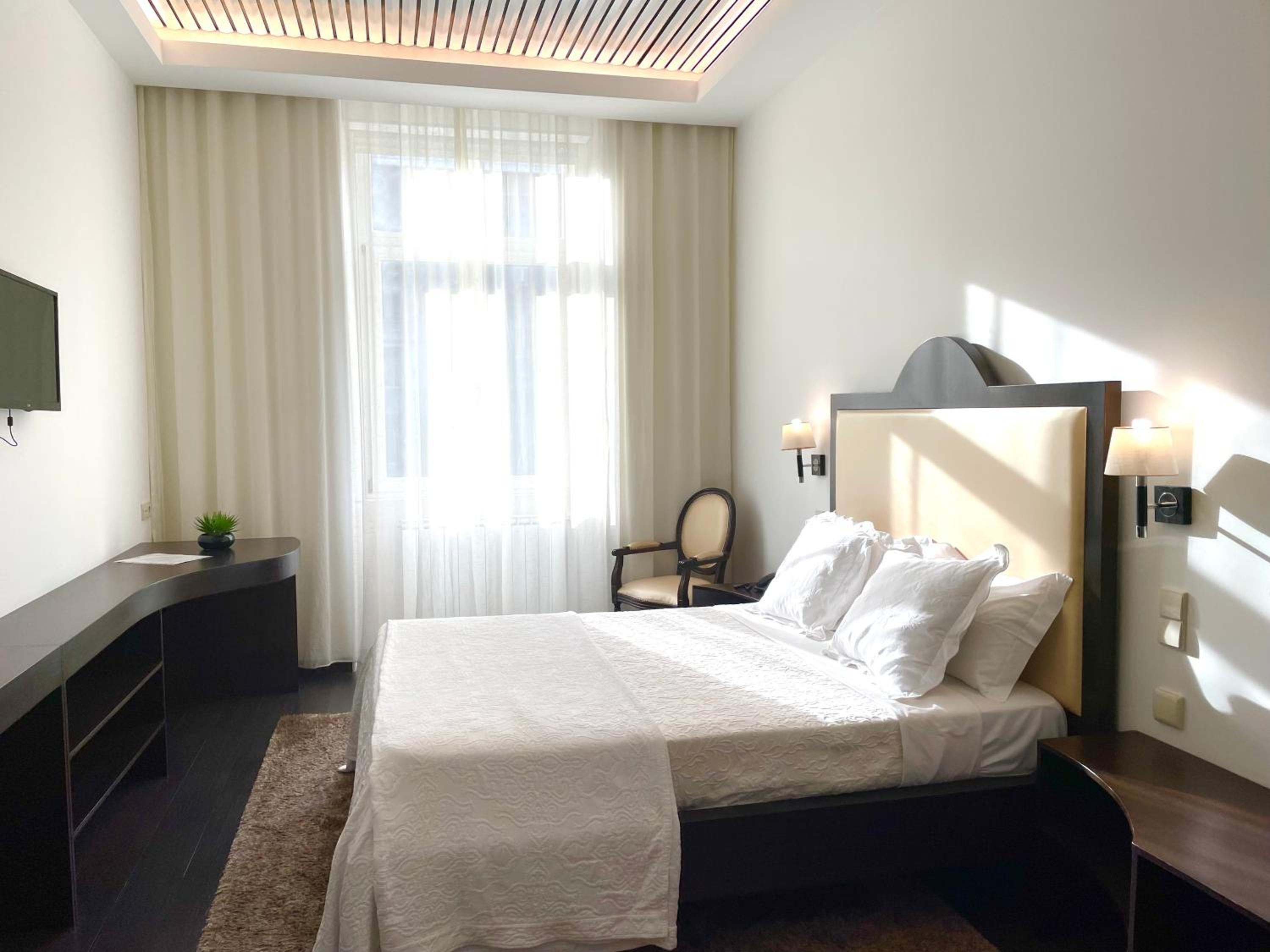 Superior Double Room with View - Photo 1