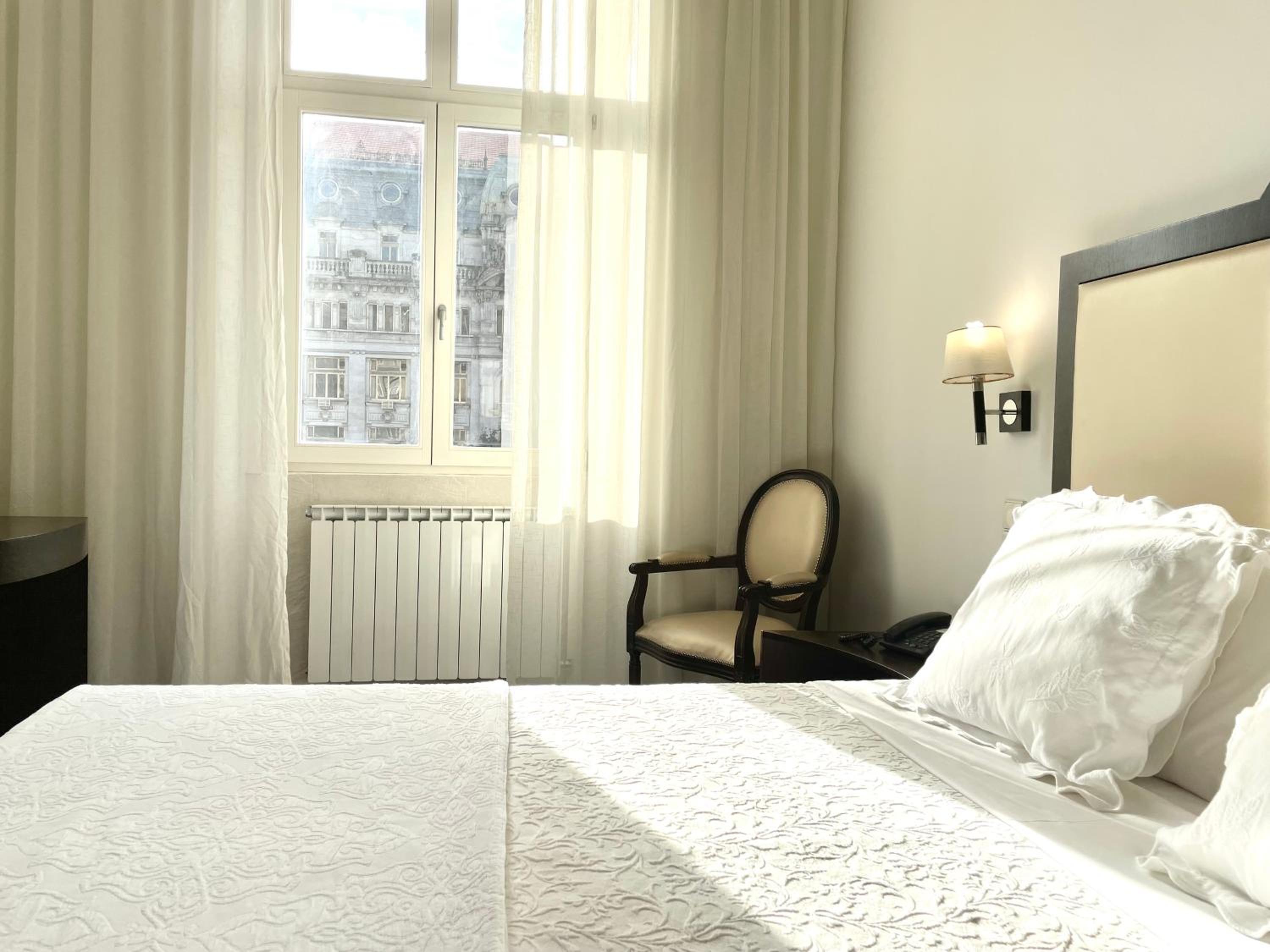 Superior Double Room with View - Photo 3