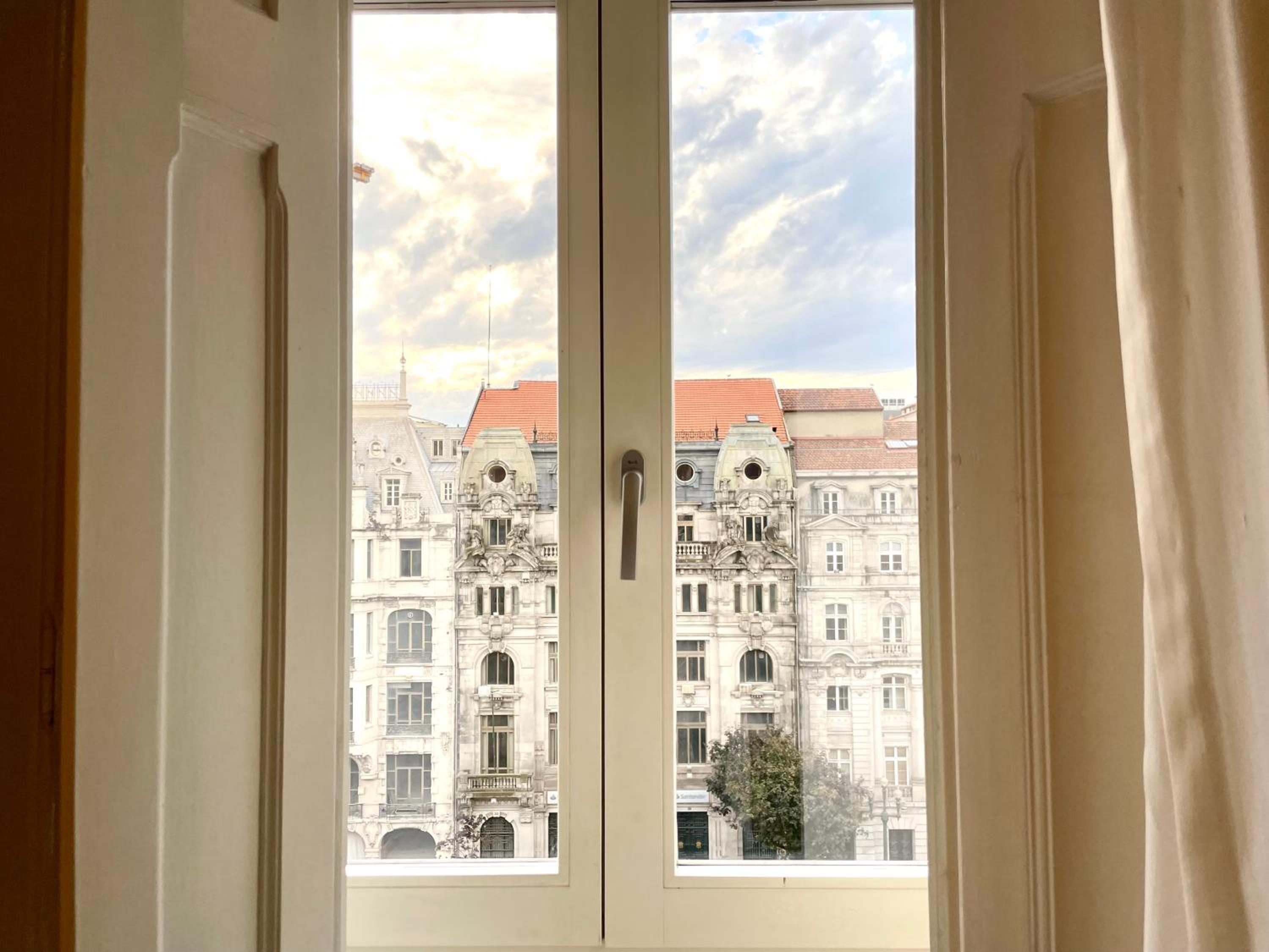 Standard Double Room with City View - Photo 2