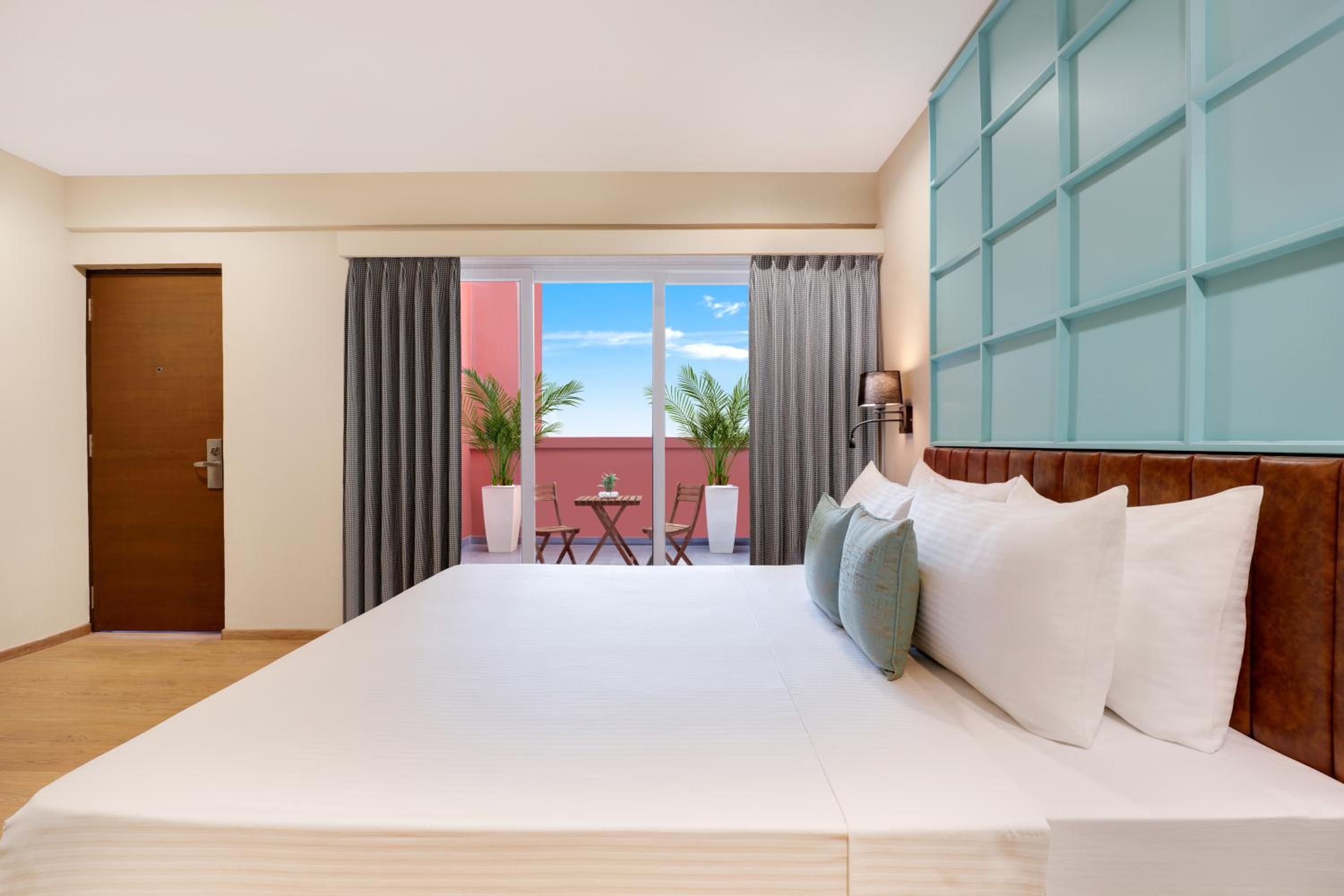 Deluxe King Room photo 1
