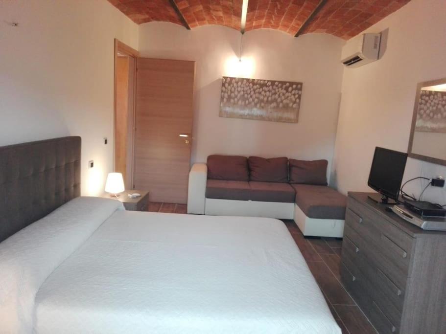 One-Bedroom House photo 1