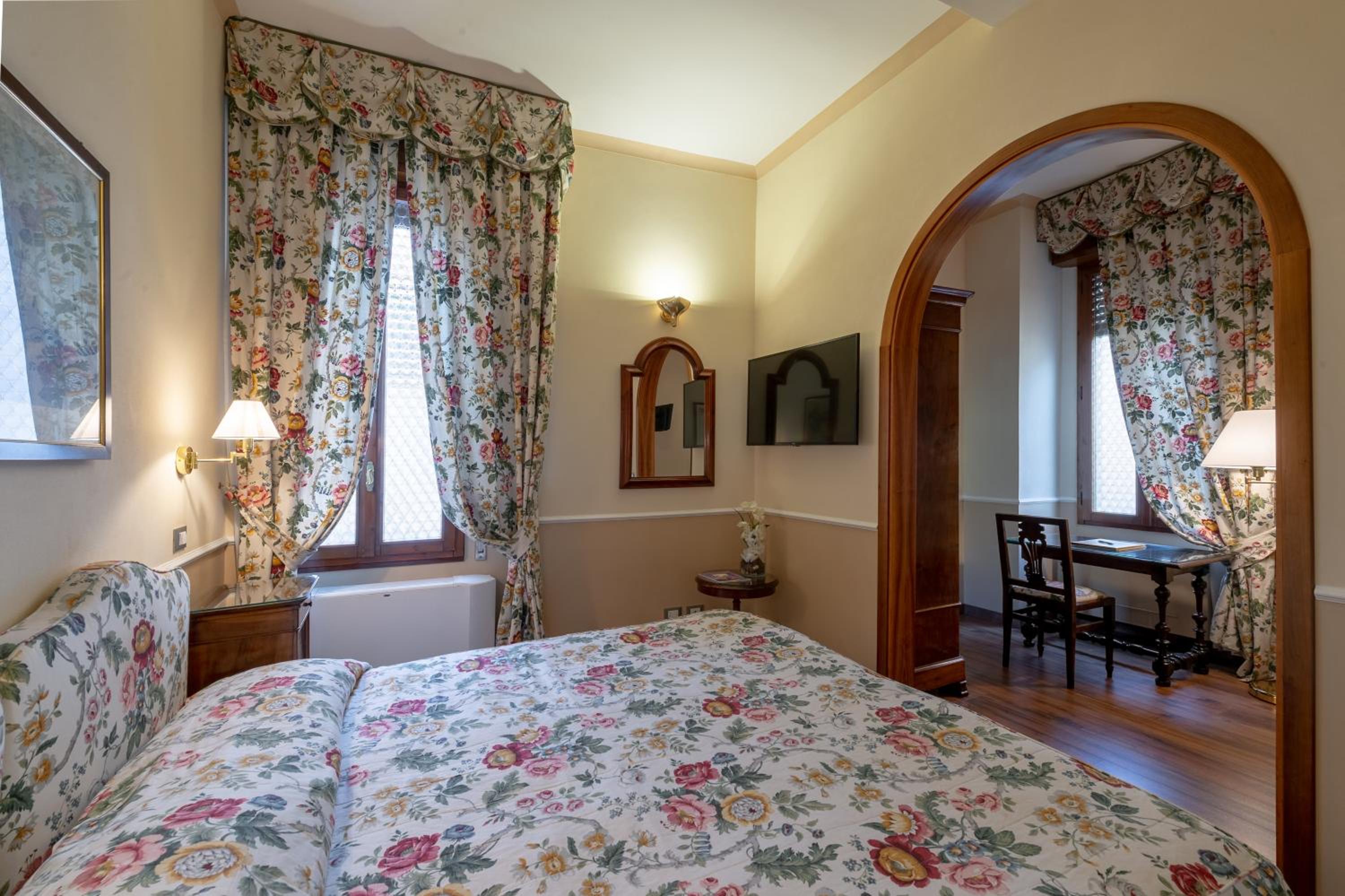 Junior Suite - Photo 13