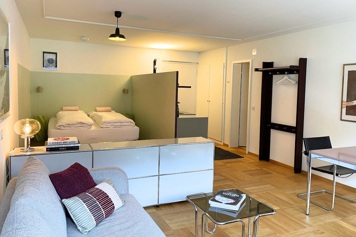One-Bedroom Apartment photo 1