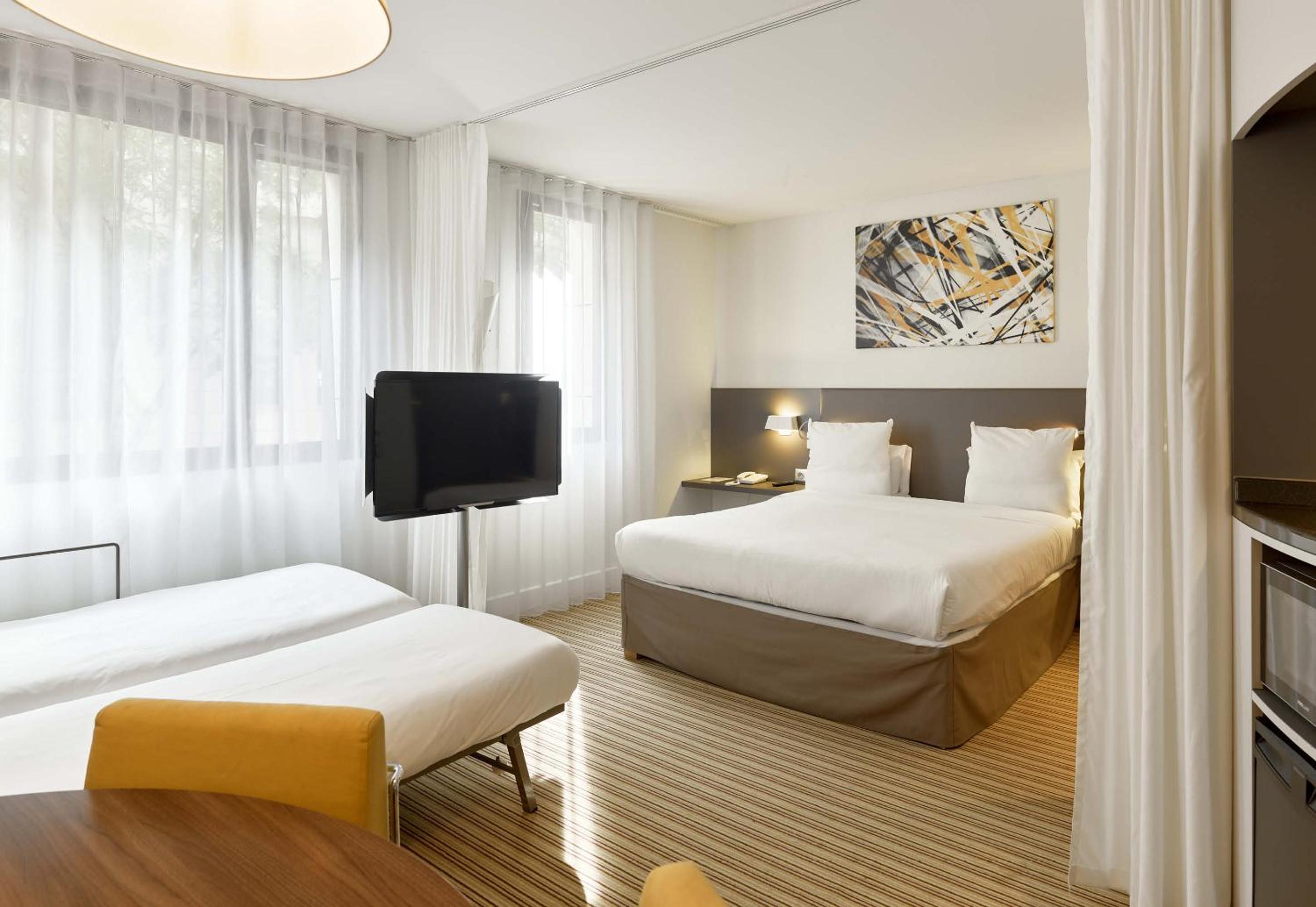 Quadruple Room - Photo 2