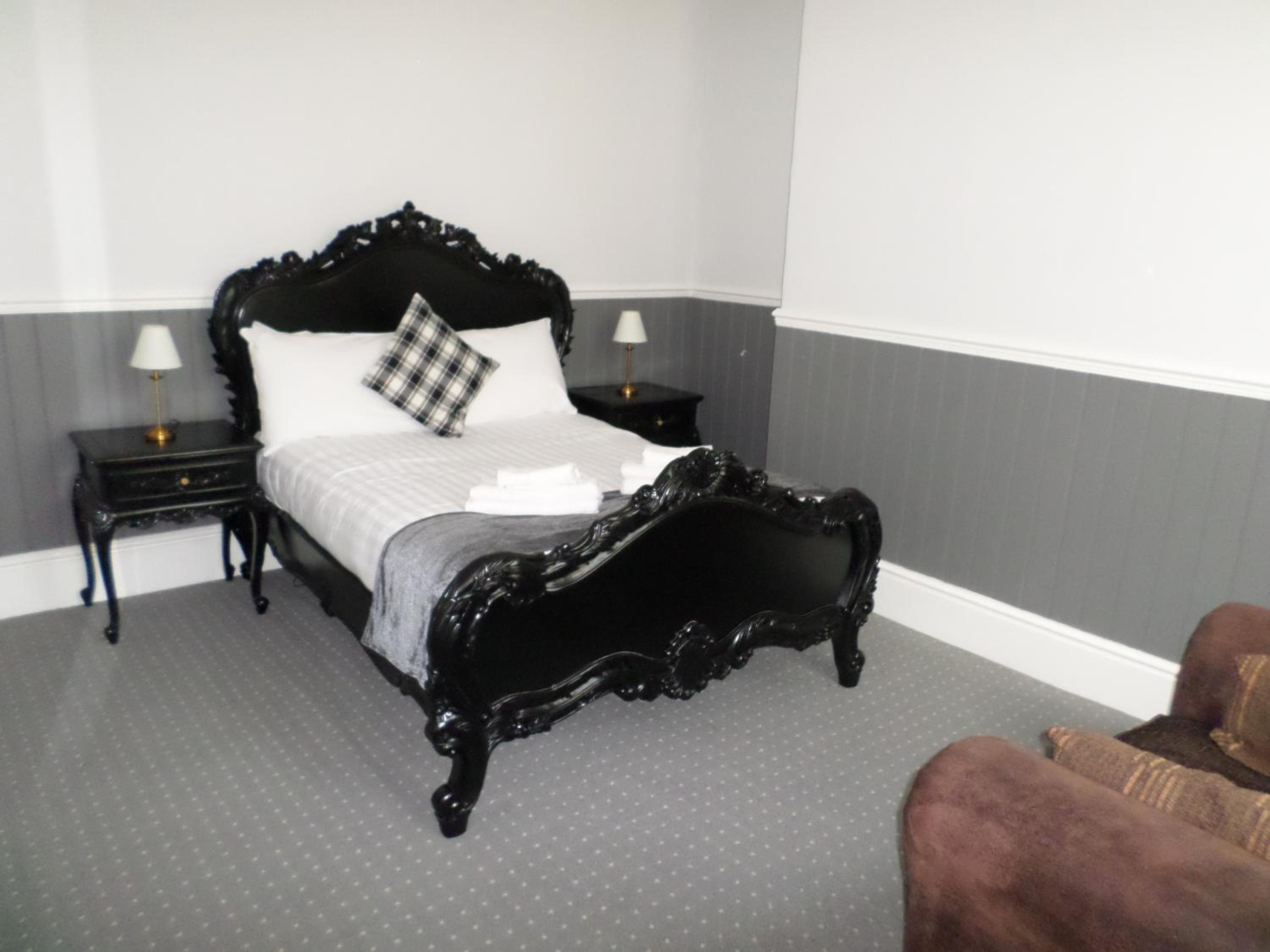 Double Room - Photo 7