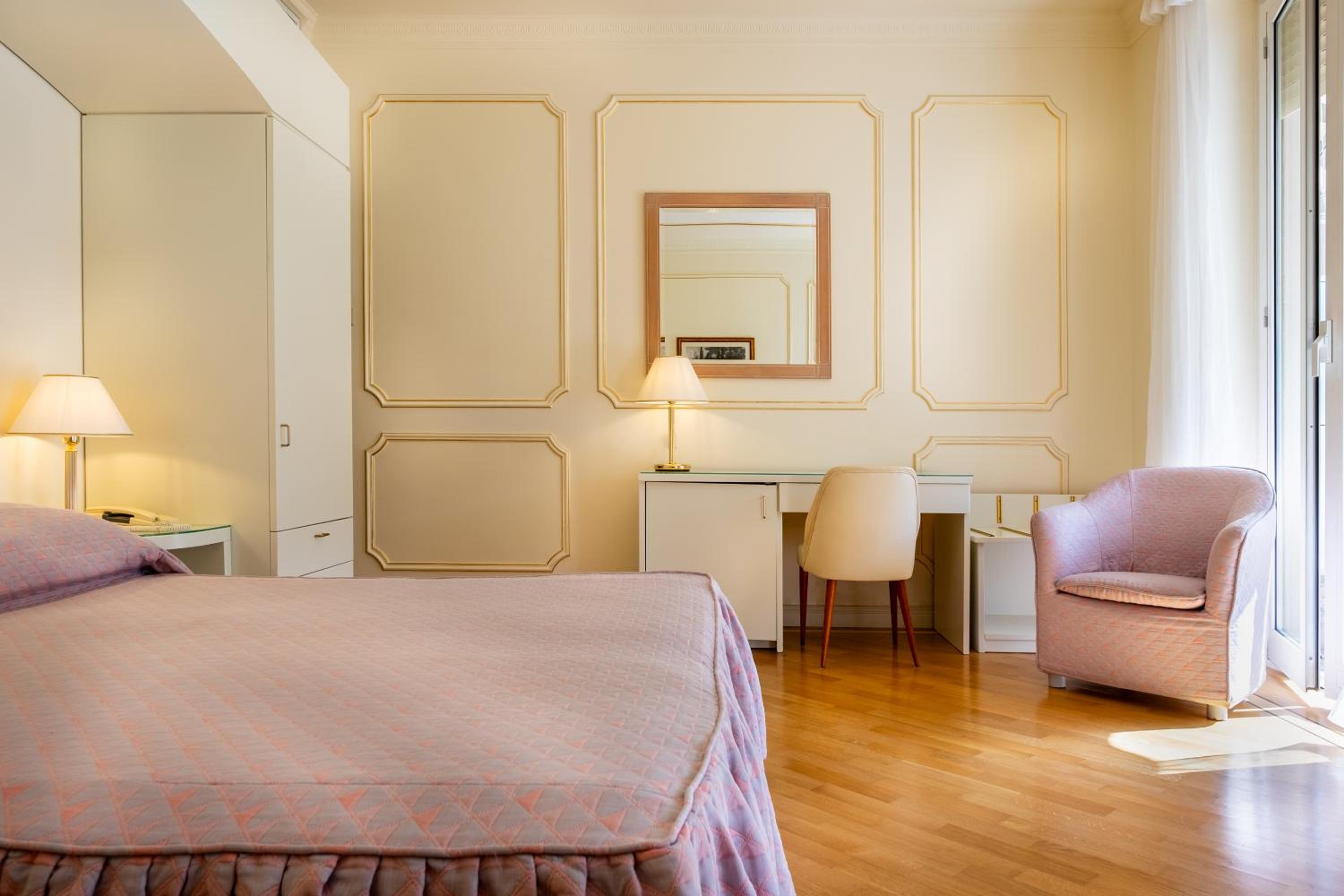 Superior Double Room - Photo 1