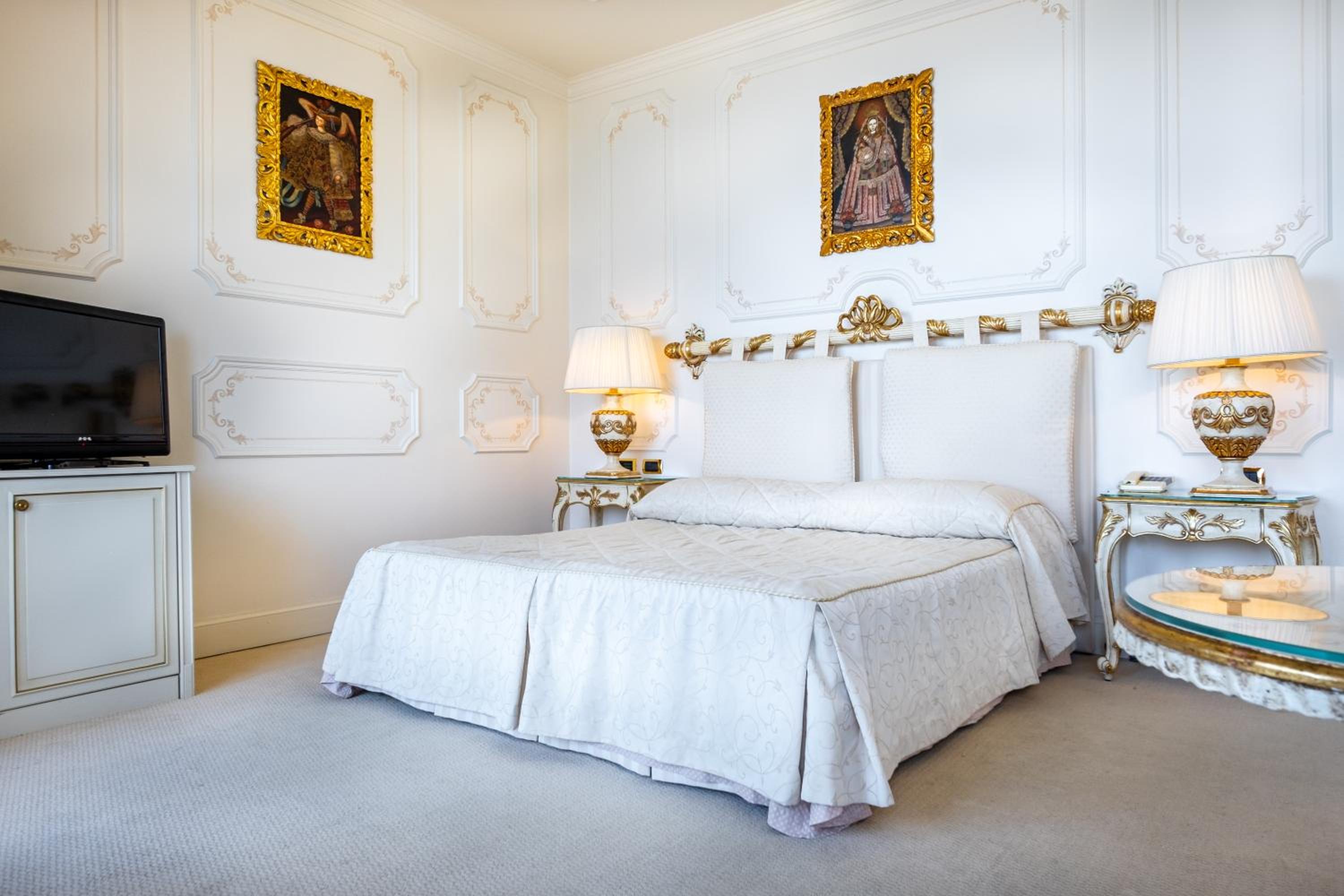 Junior Suite - Photo 1