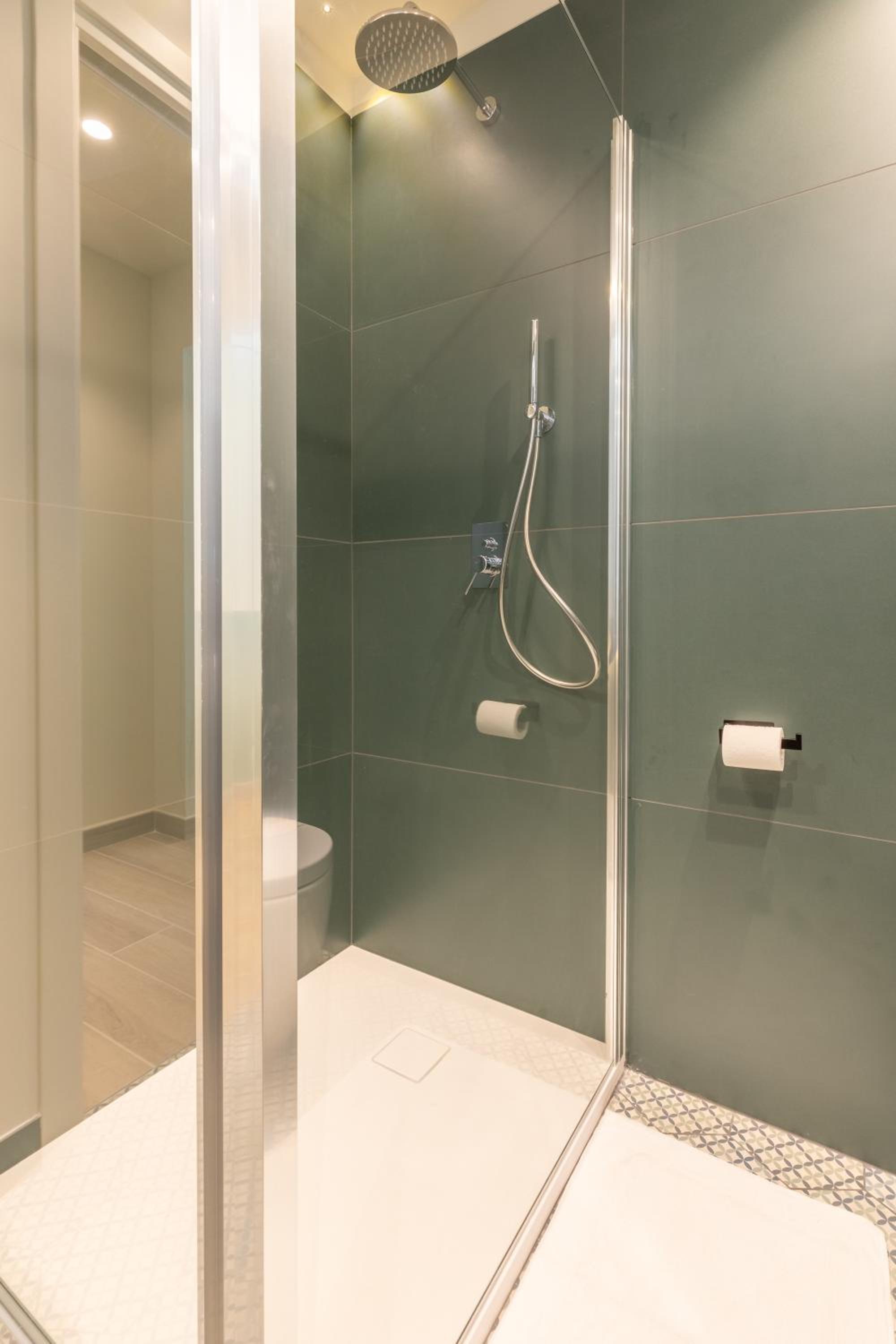 Superior Double or Twin Room - Photo 13