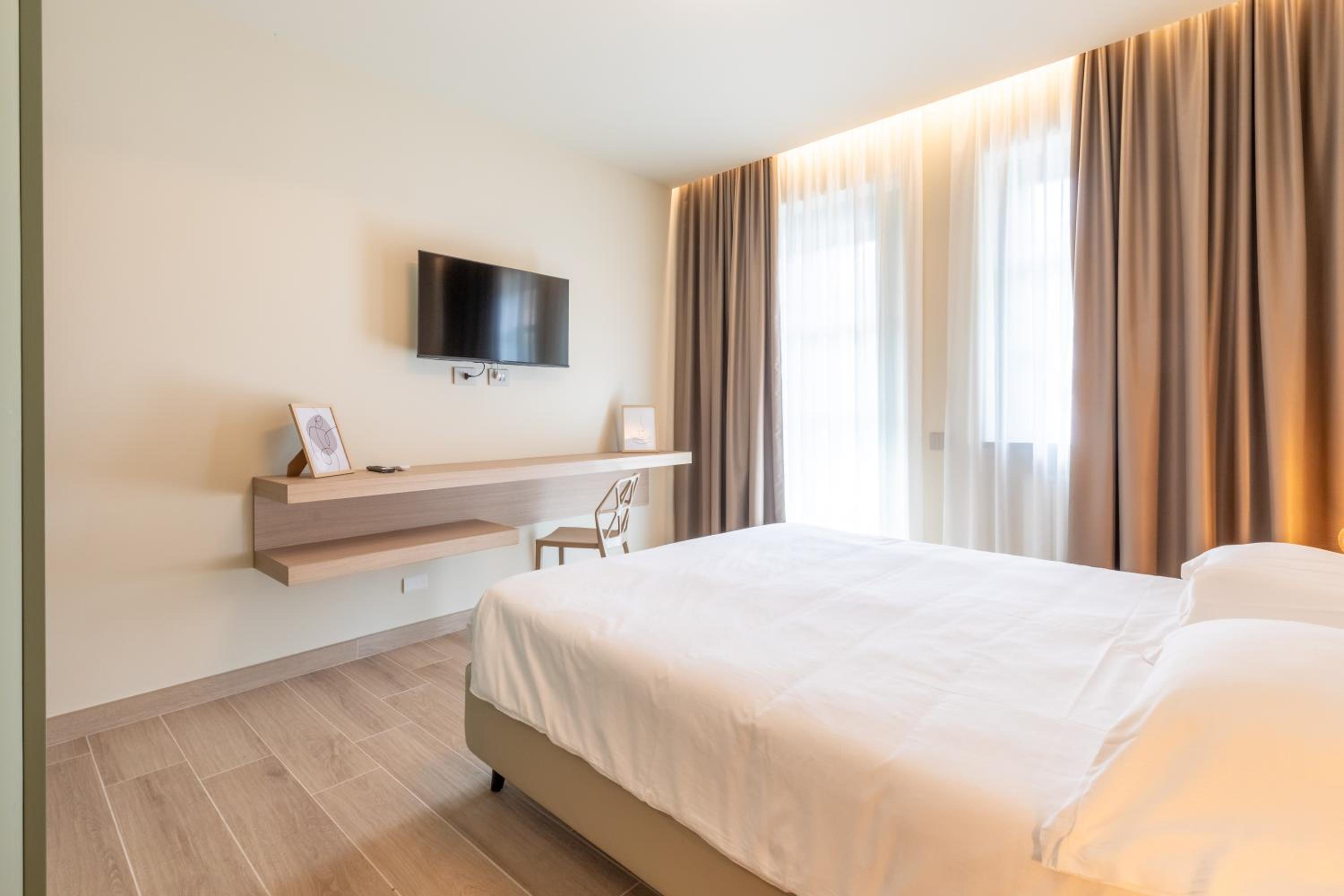 Superior Double or Twin Room - Photo 5
