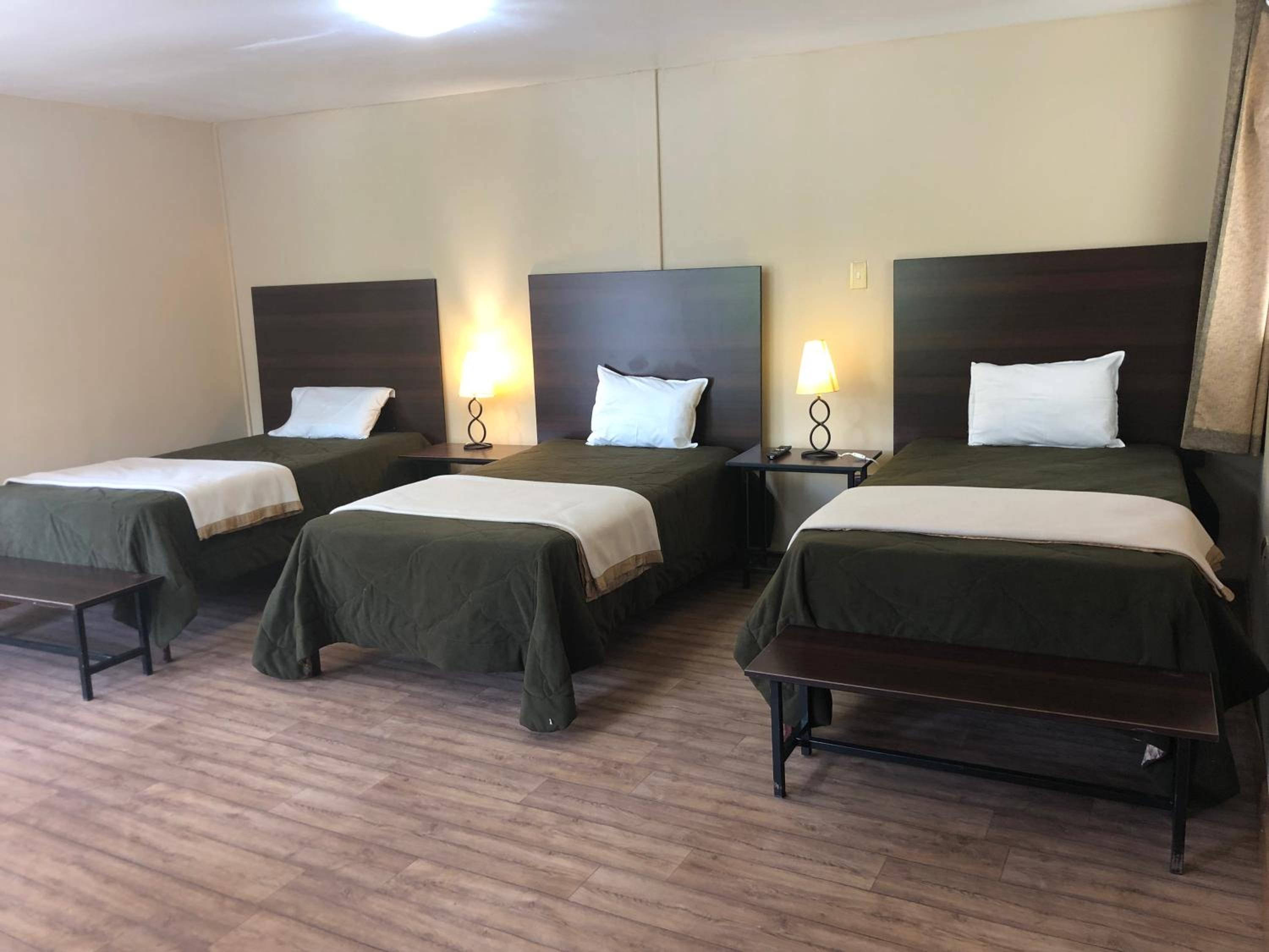 Standard Triple Room photo 3