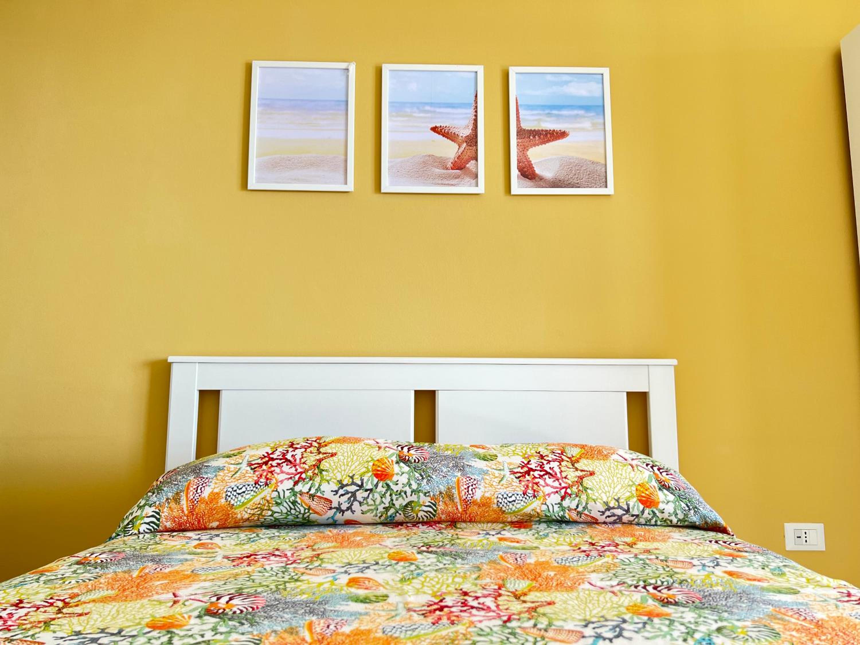 Standard Triple Room with Sea View - Photo 14