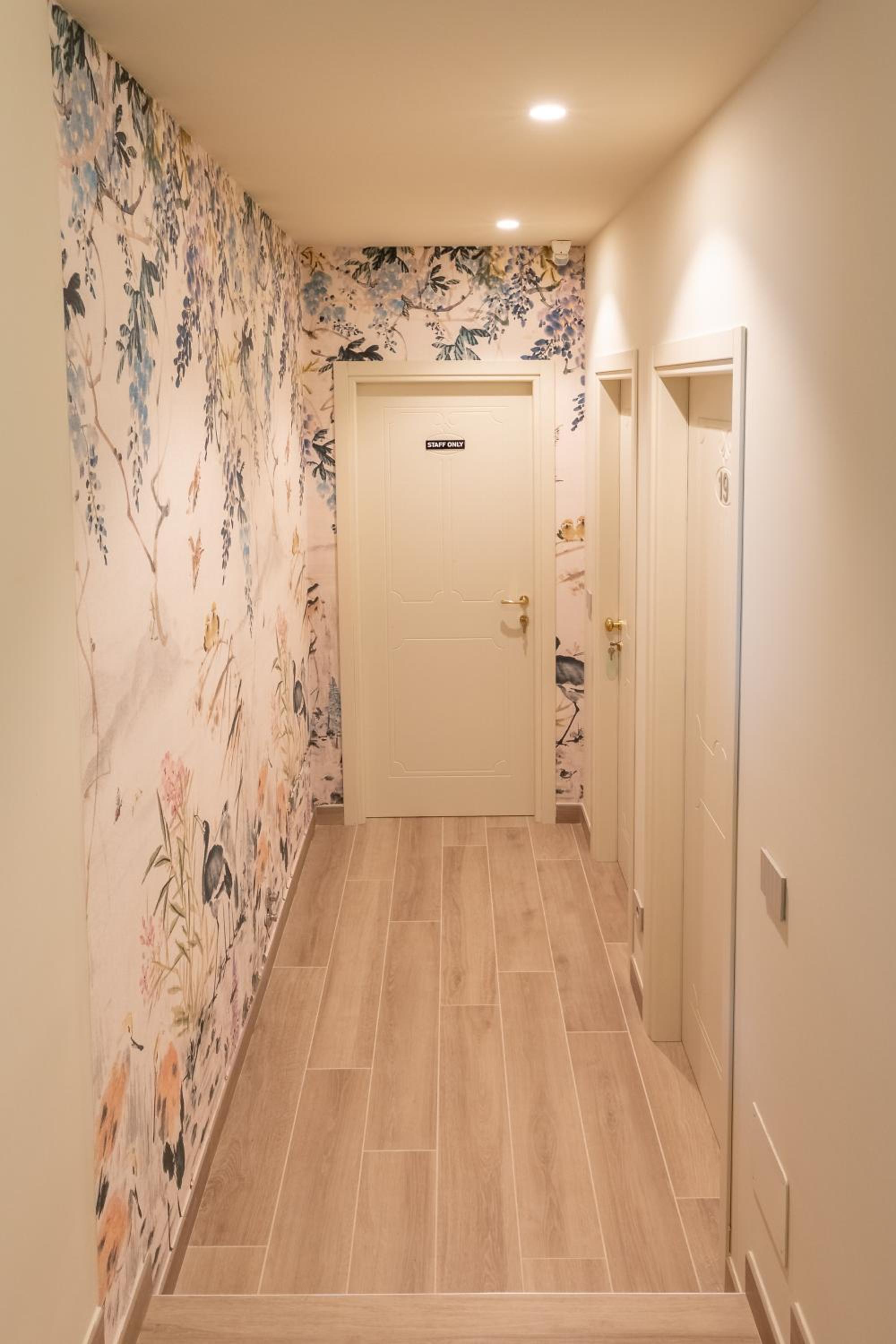 Superior Double or Twin Room - Photo 10