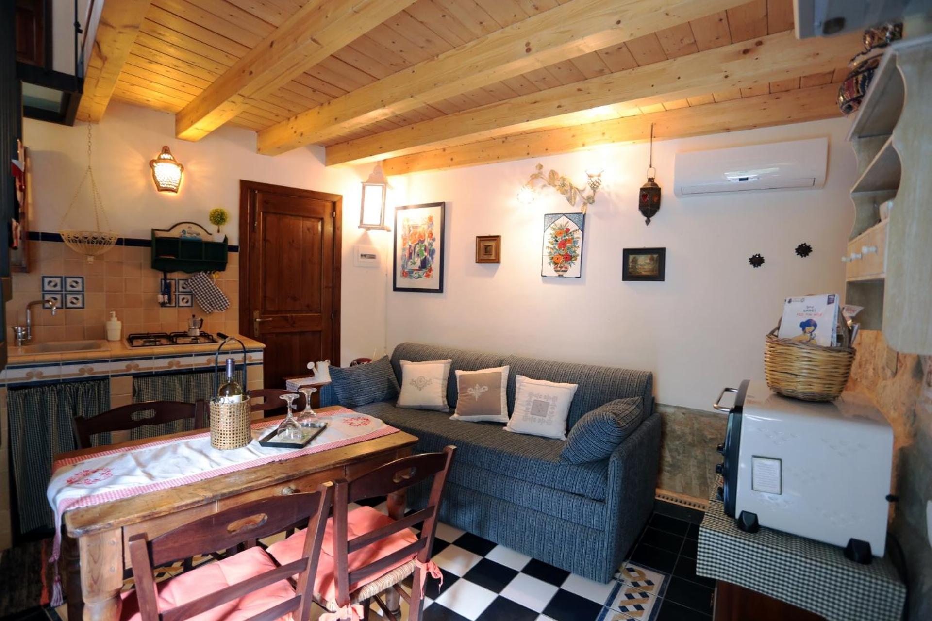 One-Bedroom House photo 2