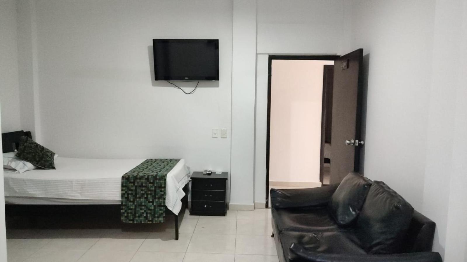 Triple Room with Private Bathroom photo 3