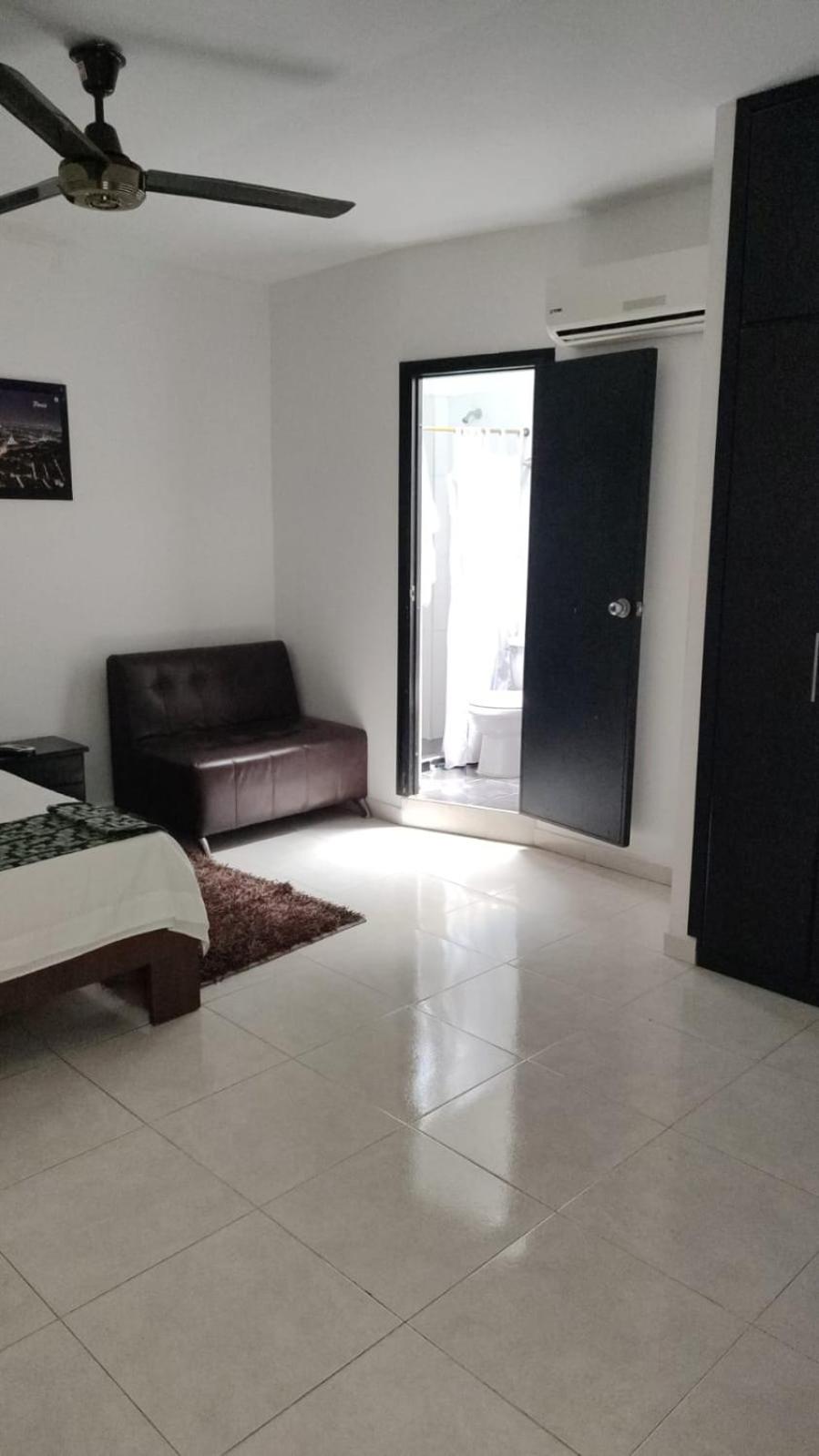 Double Room with Private Bathroom photo 3