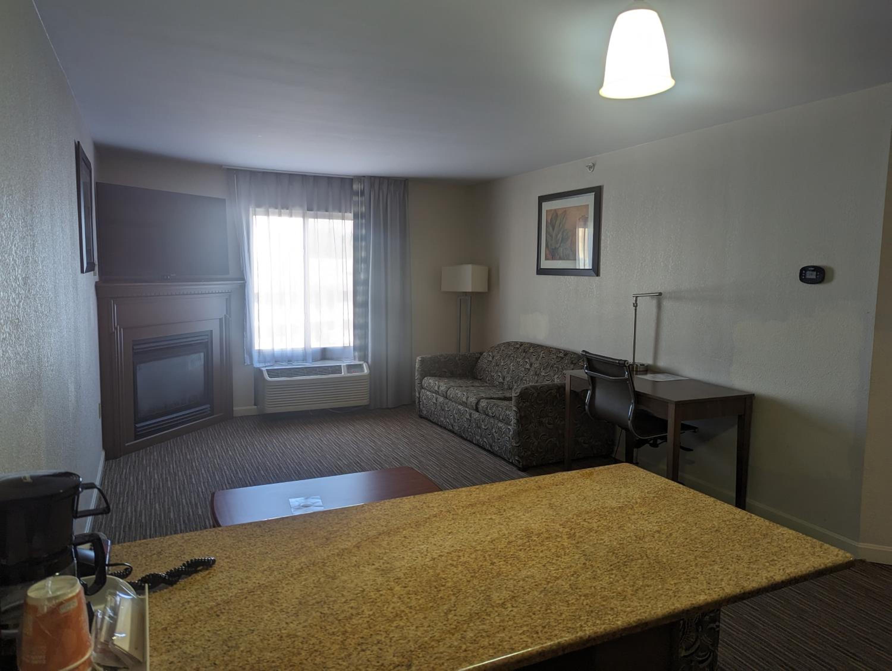 Efficiency Queen Suite with Two Queen Beds - Accessible/Non-Smoking - Photo 3