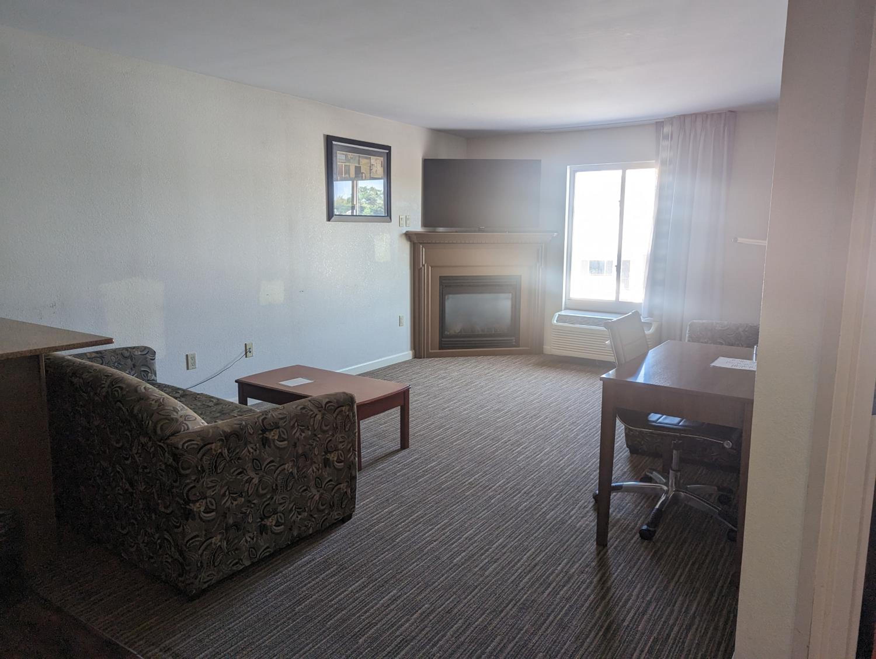 Efficiency Suite with King Bed Non Smoking - Photo 1