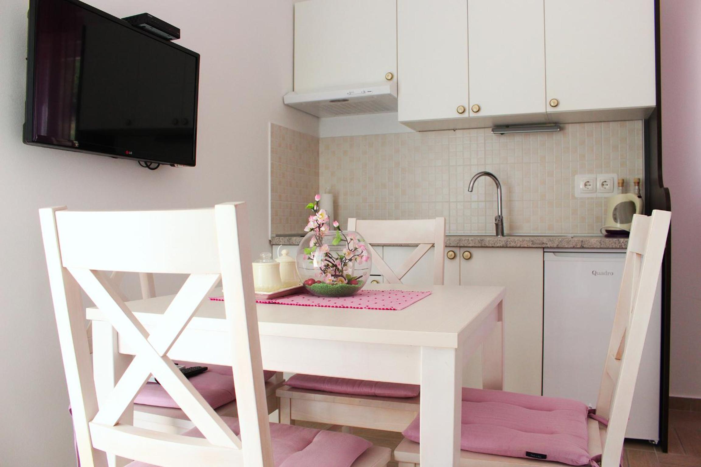 Studio with Terrace (2 Adults) - Photo 10
